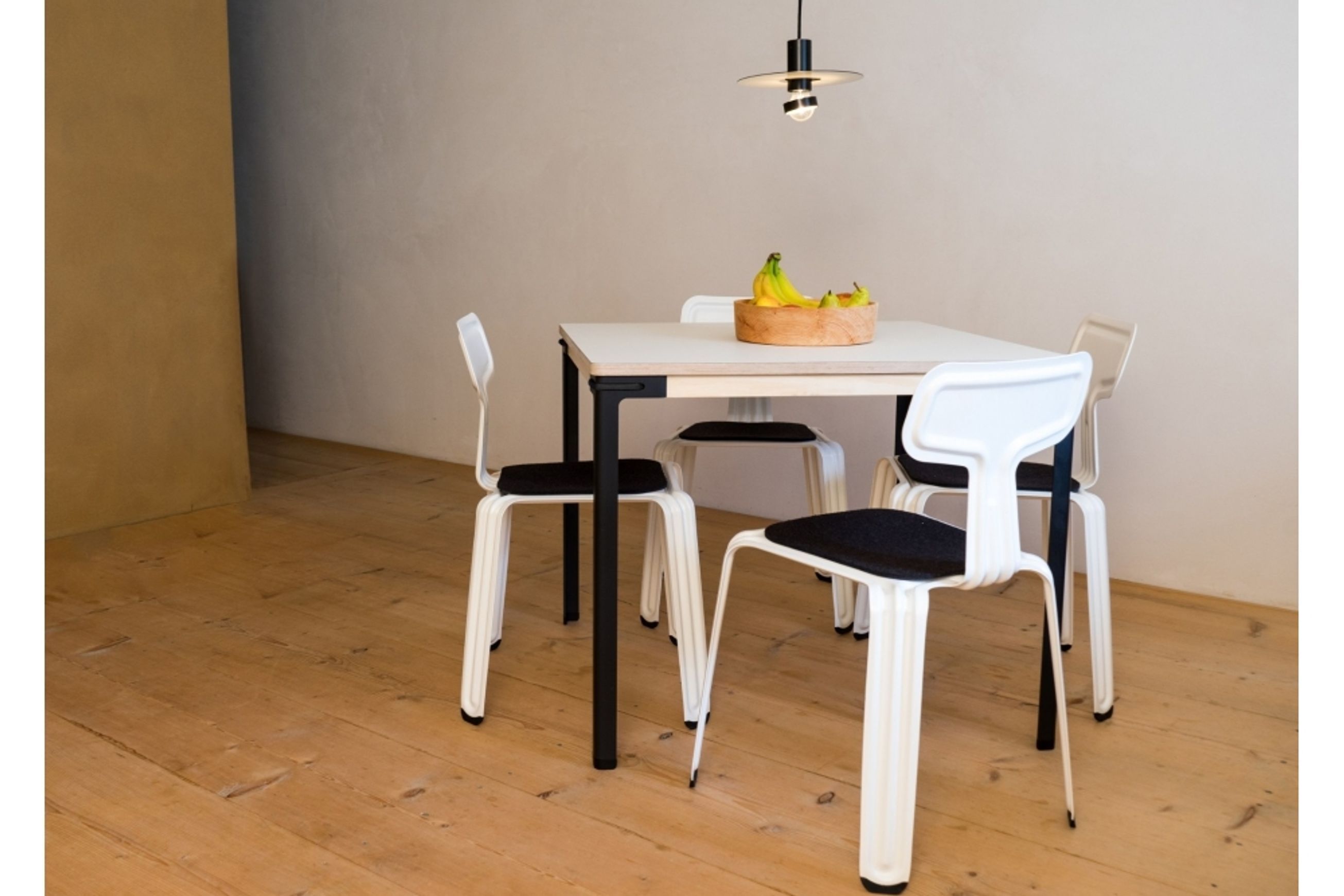 SEILTANZER Table