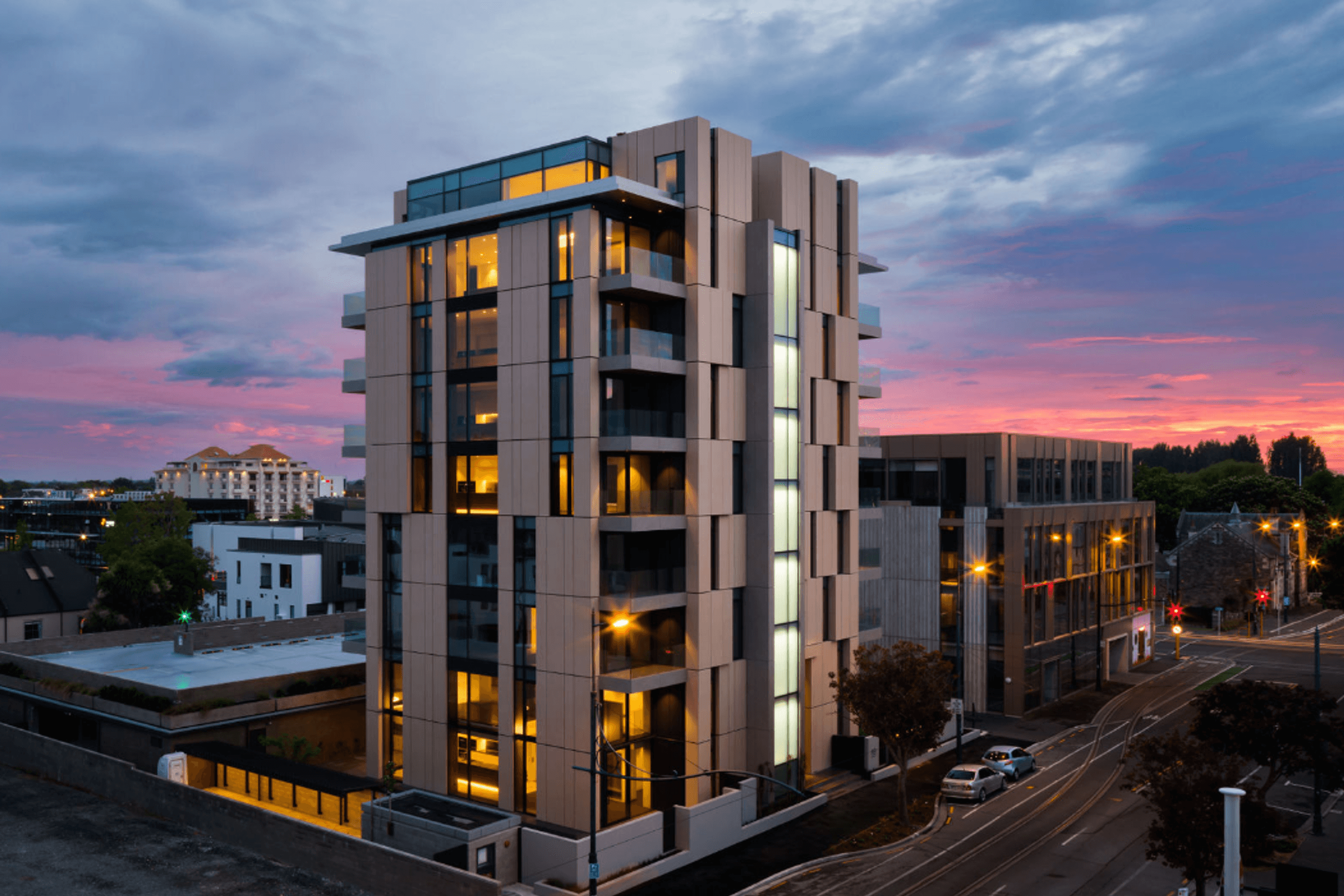 PW1000 4 sided flush glazed unitised curtainwall