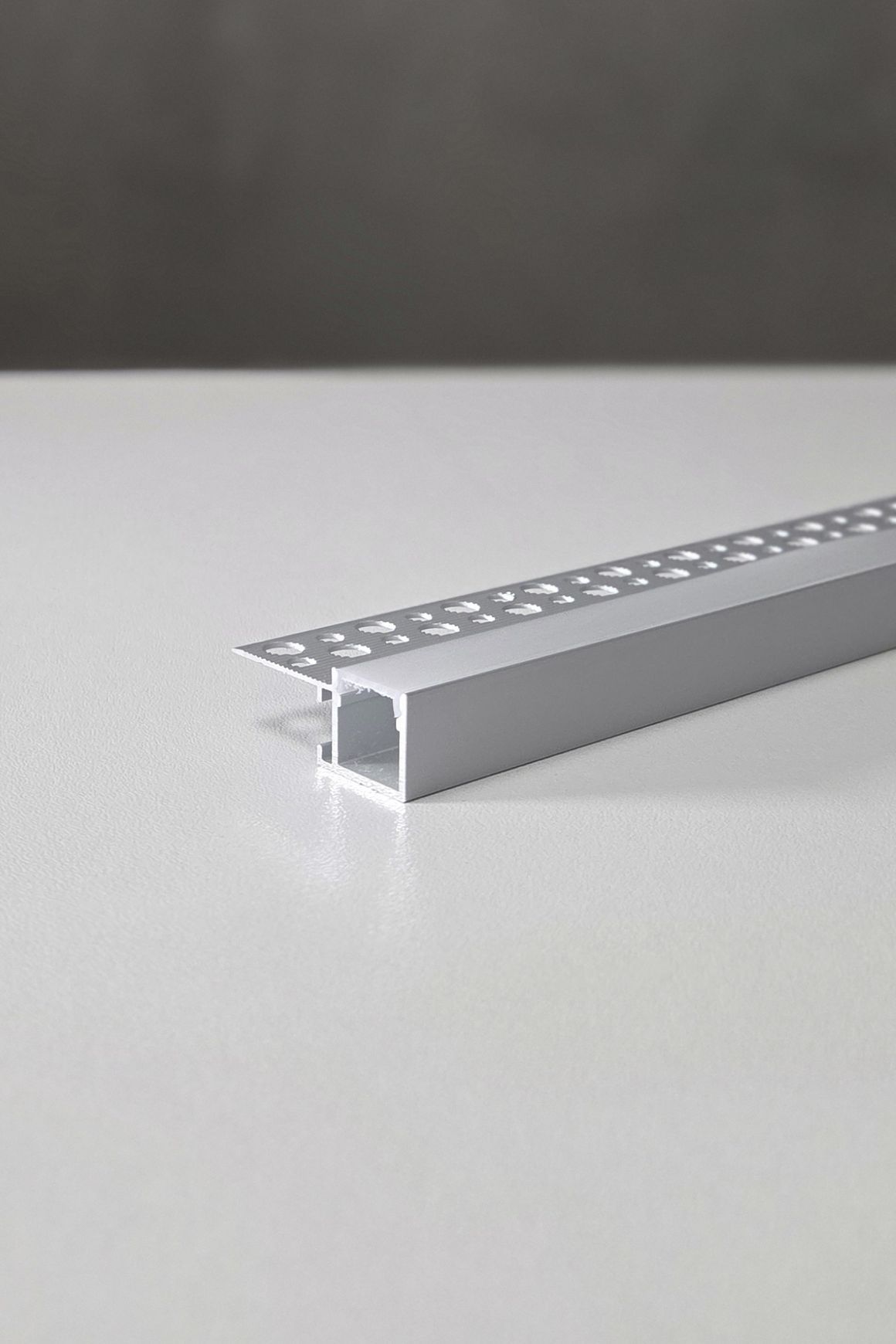 BLEX-TL021 Ceiling Shadow Gap Trimless Extrusion