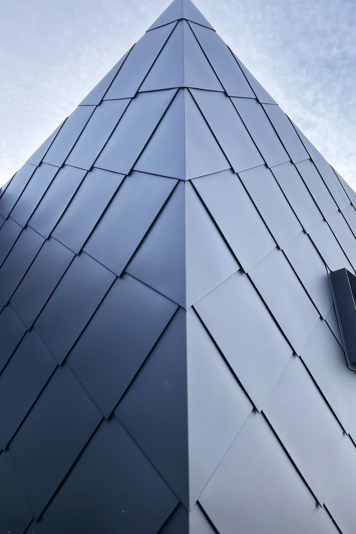 GOTHAM BLACK Premium Pre-coated Aluminium