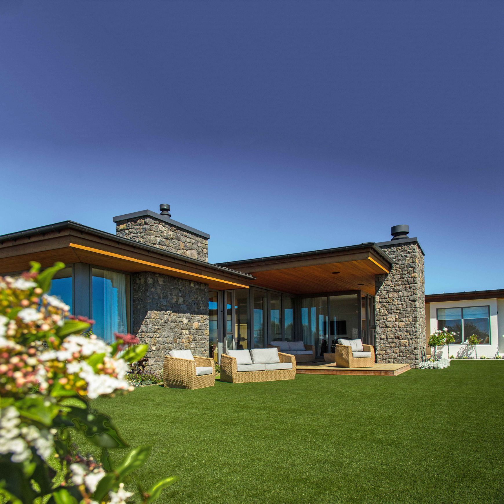 Oasis 35 - Artificial Turf and Landscaping Grass by SmartGrass
