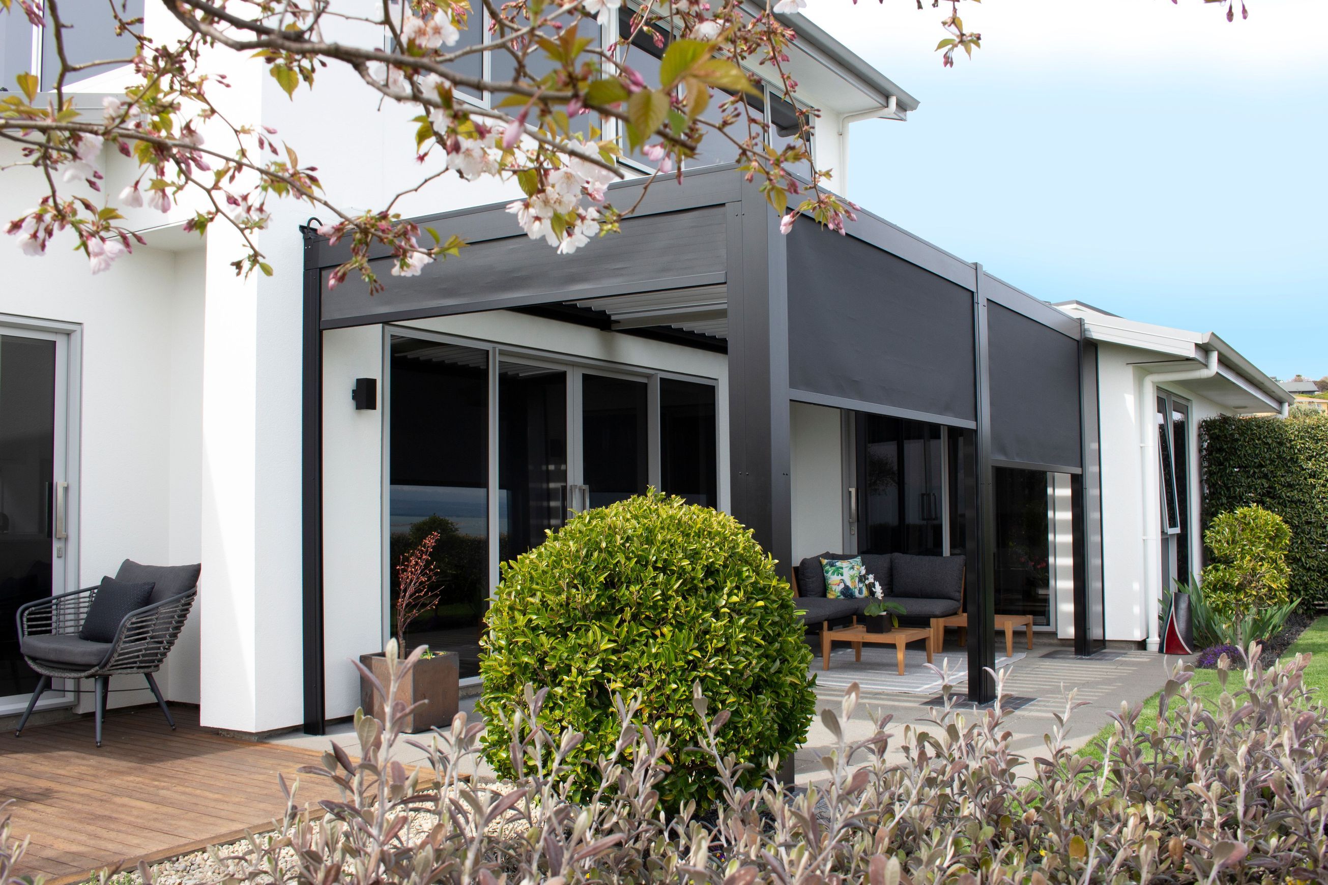 Solarzip® Outdoor Blind