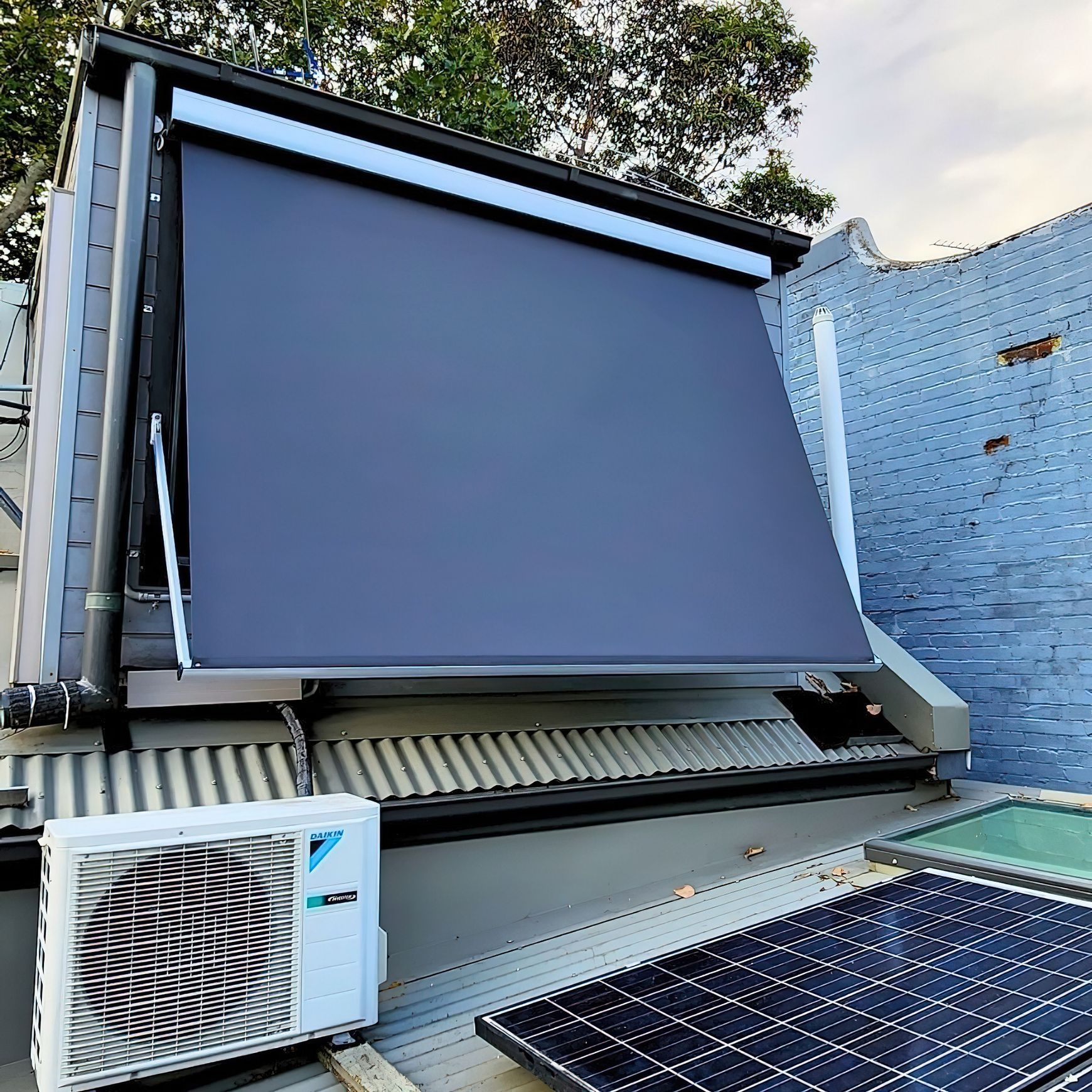 Metro Retractable Pivot Arm Awnings