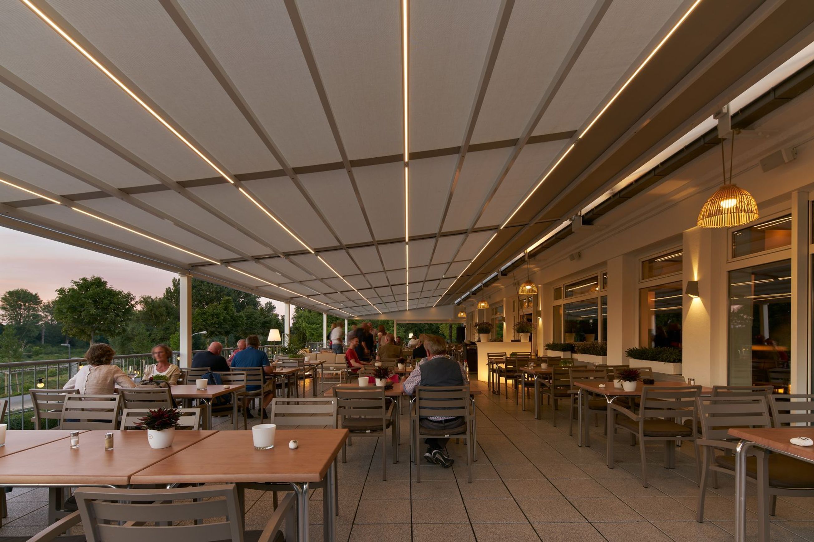 Markilux Pergola Stretch Retractable Roof