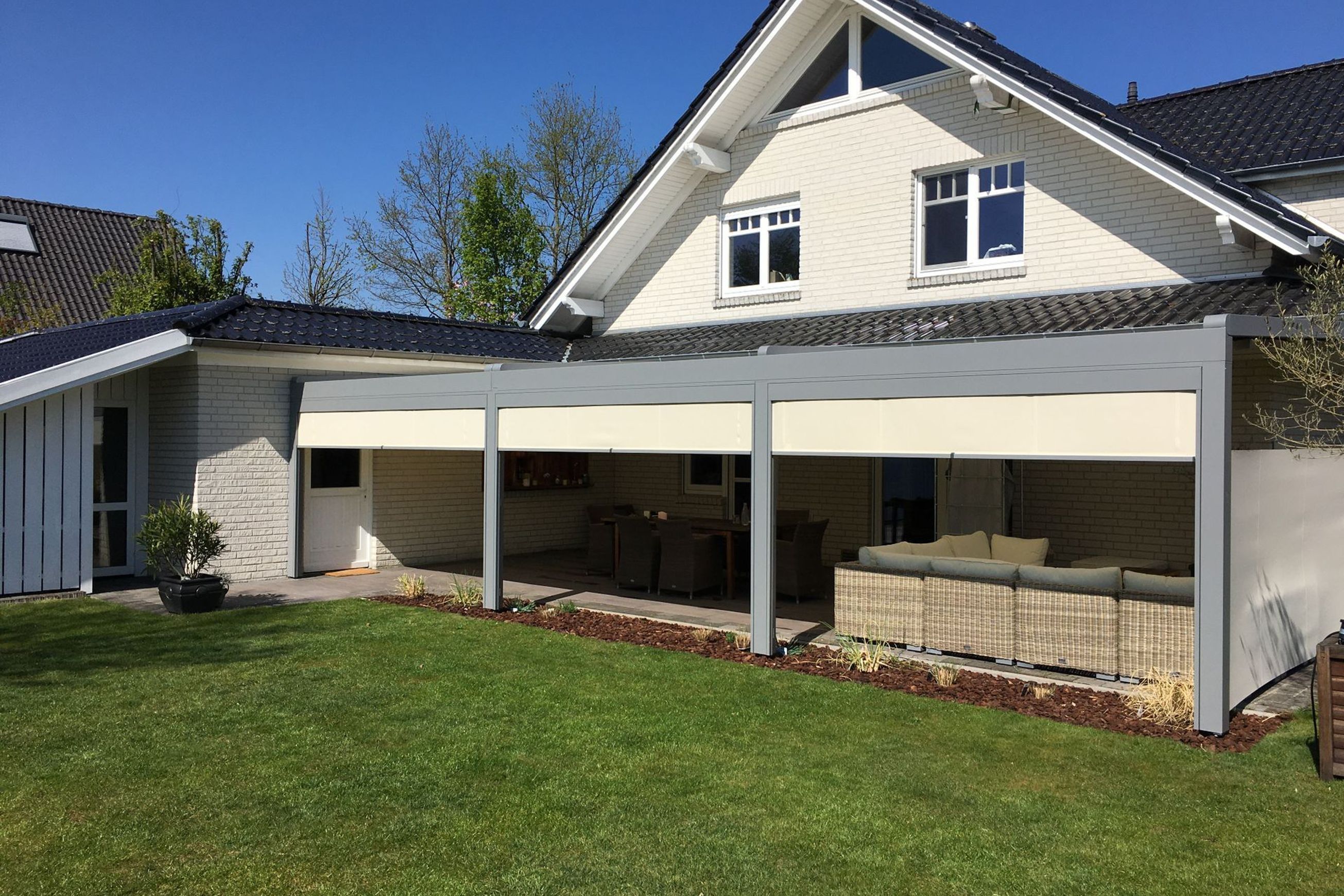 Markilux Pergola Stretch Retractable Roof