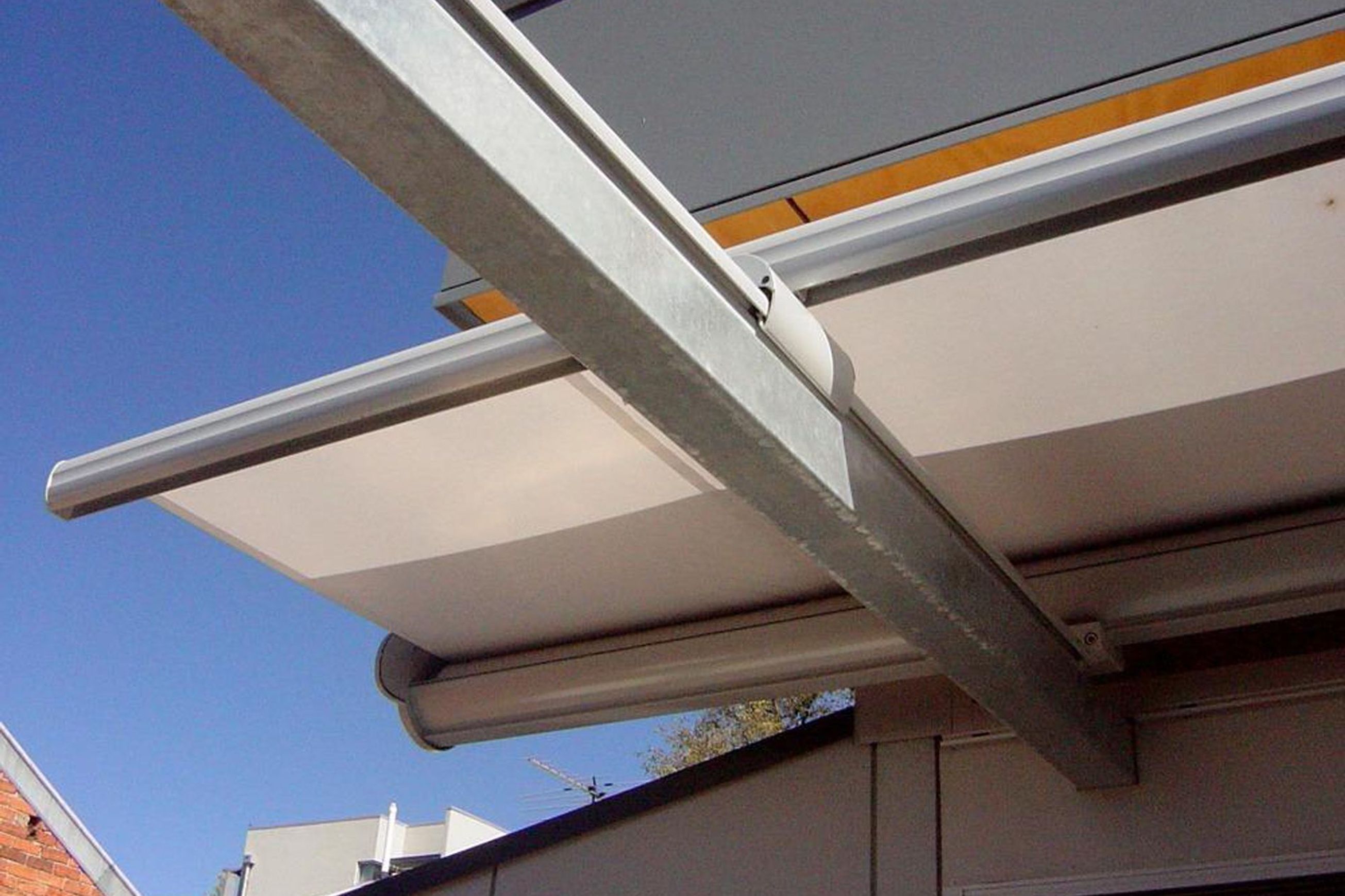 W7 Conservatory Awning (Cantilever Edge) | Warema