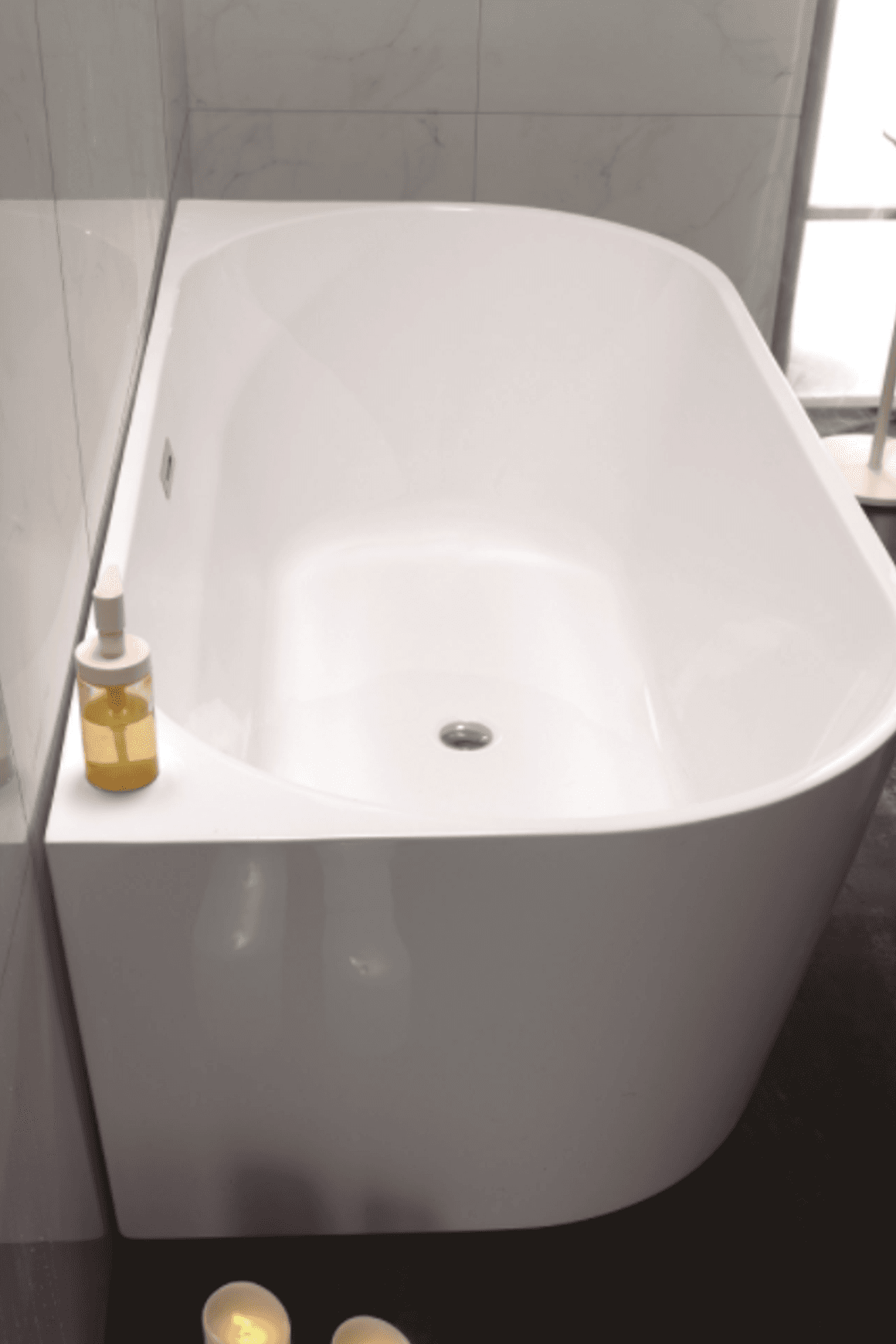 Unika Round Back To Wall W/Overflow Bath Tub