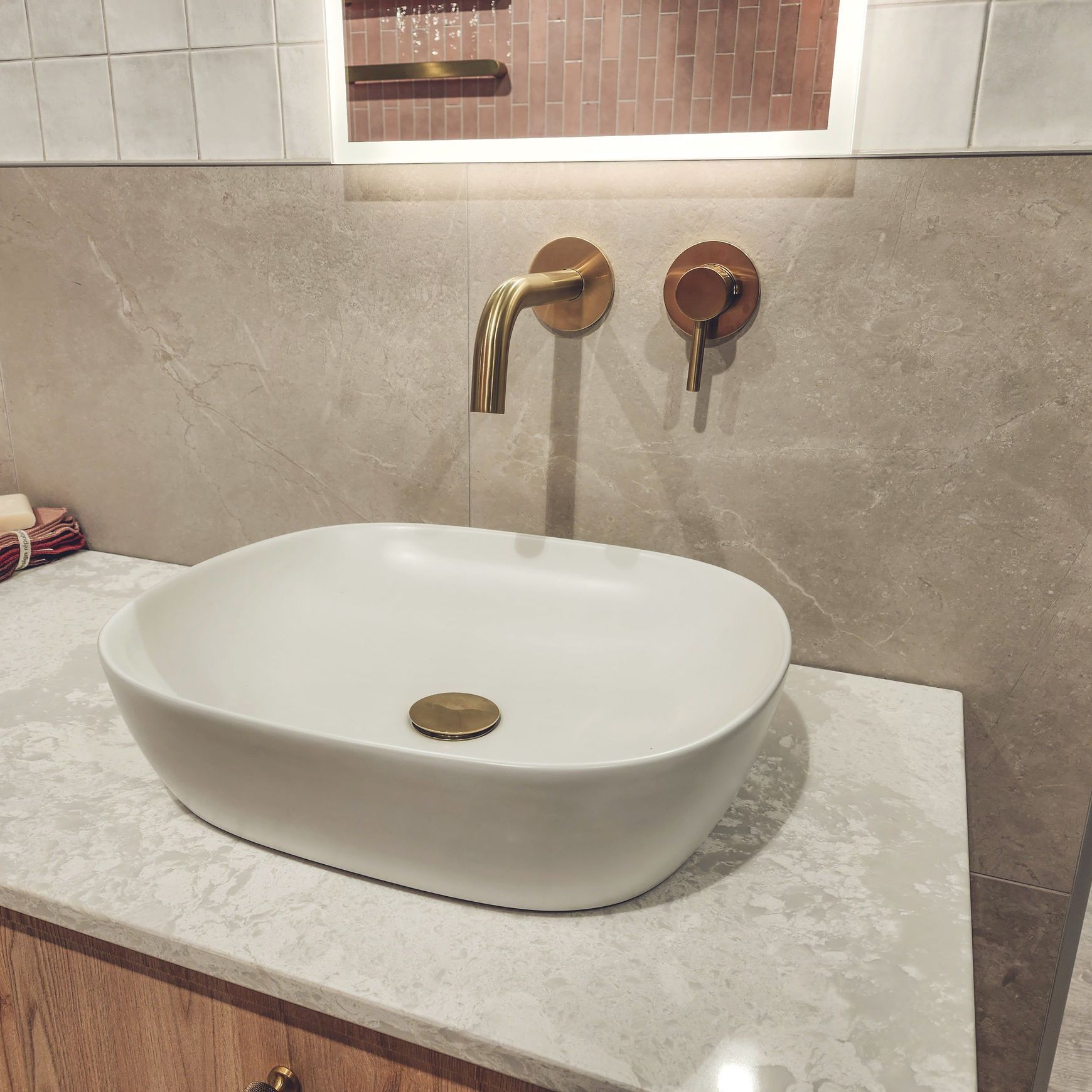 Code Pure Oval 470 Ceramic Vessel Basin Range