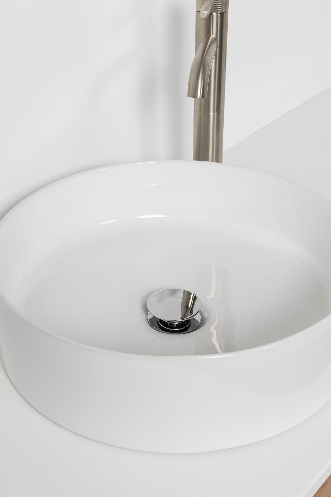 Sleek Round Basin