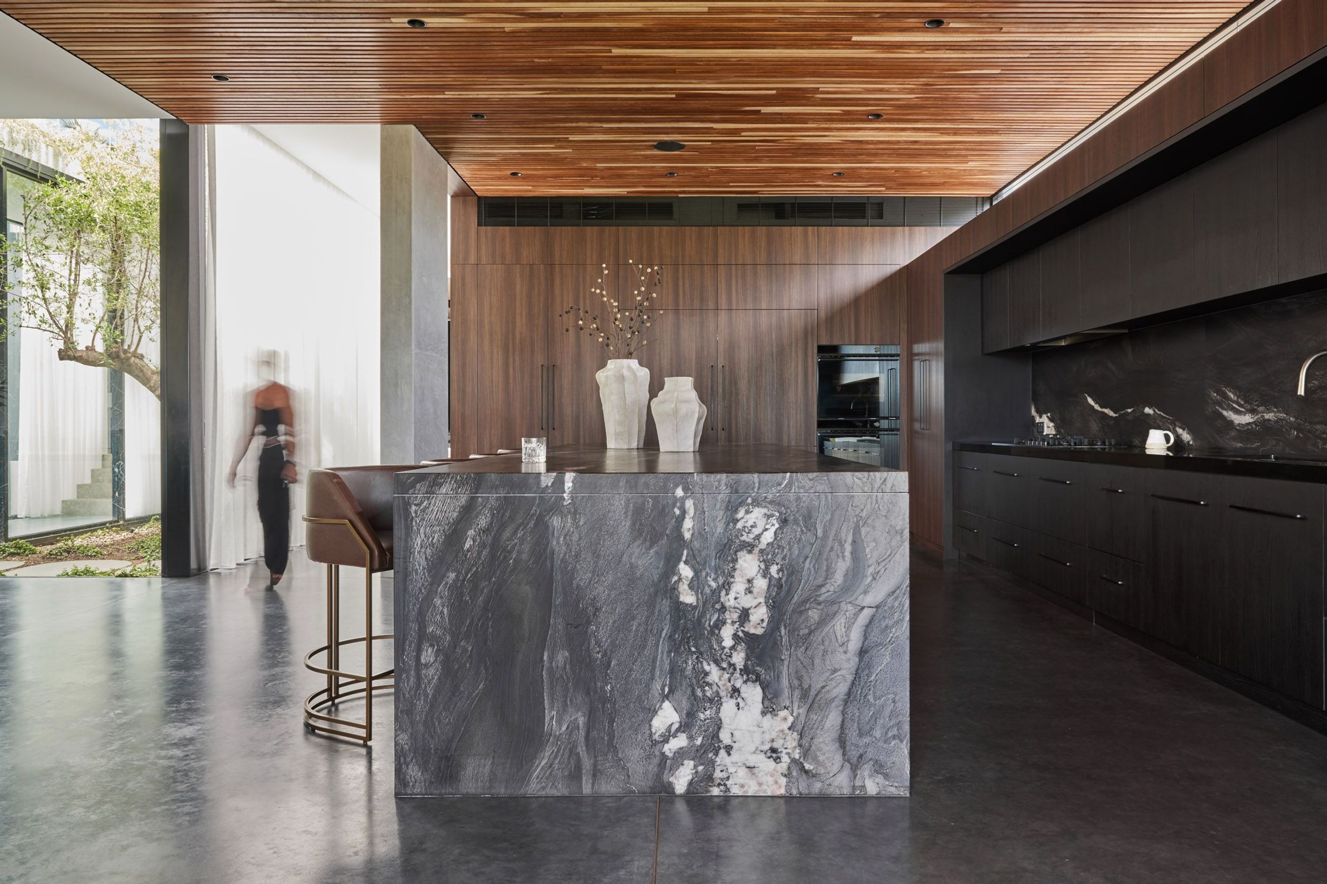 Natural Stone | Black Tempest Quartzite