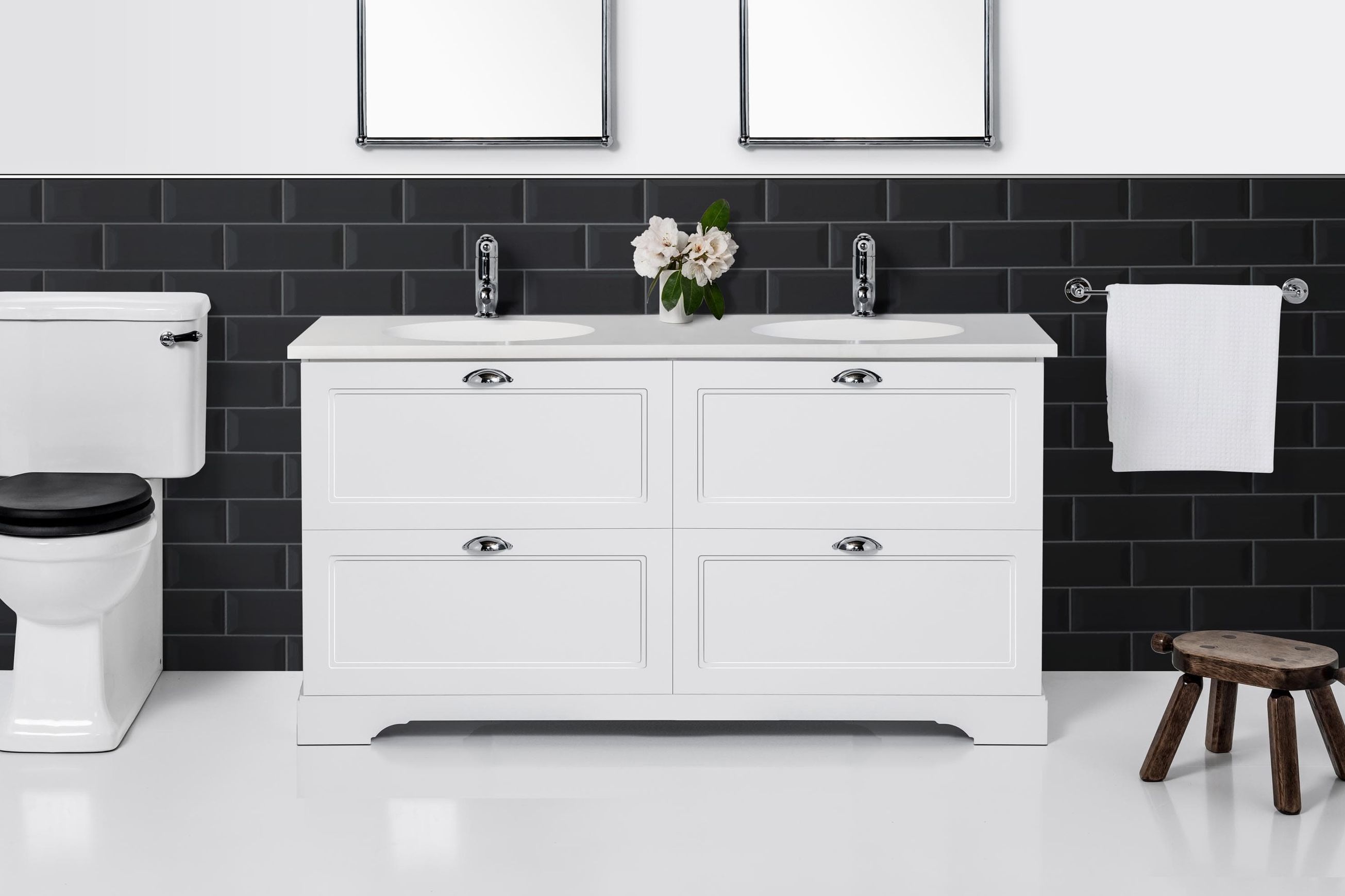 English Classic Floorstanding Vanity, 4 Drawers