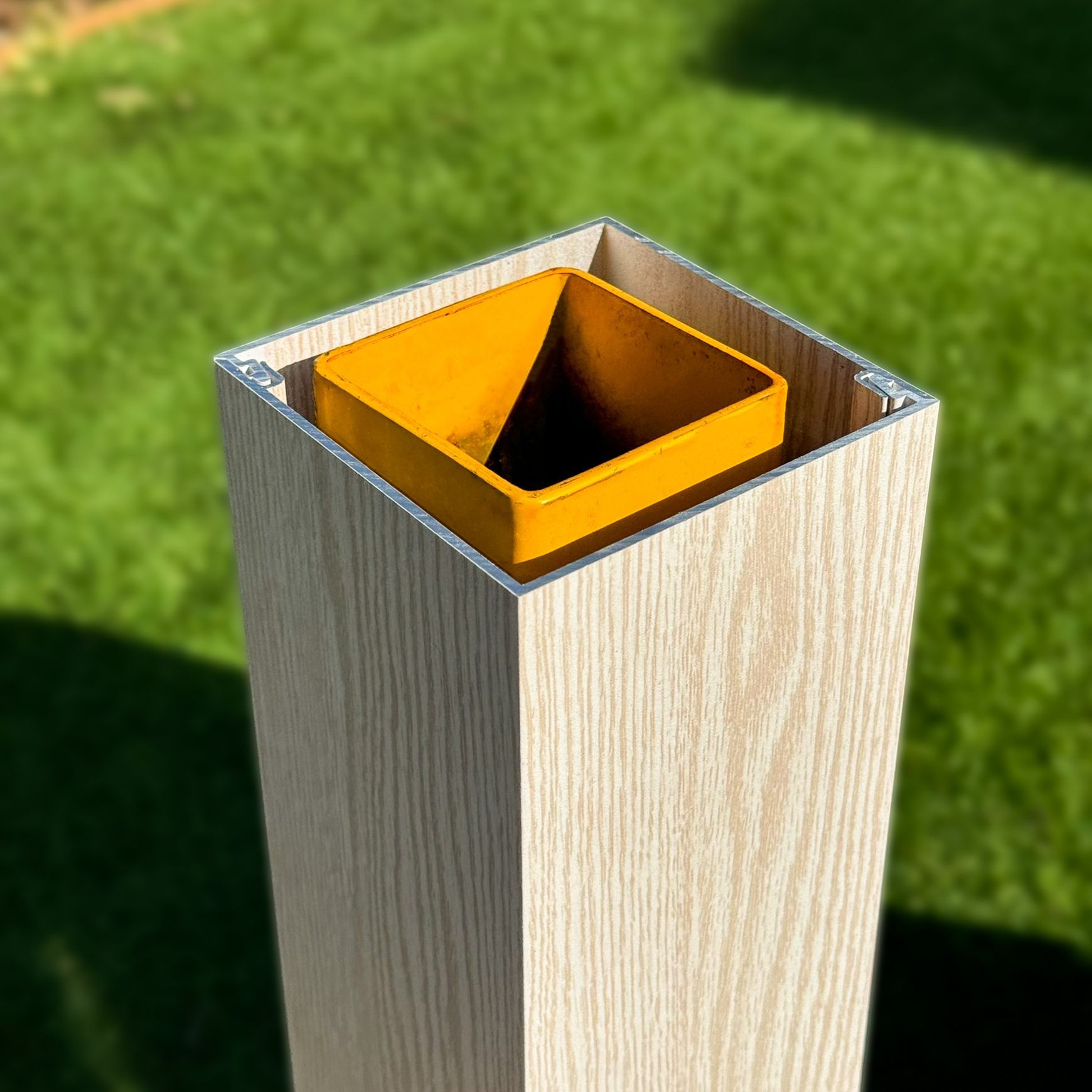 DecoPost + DecoPost™ Cover