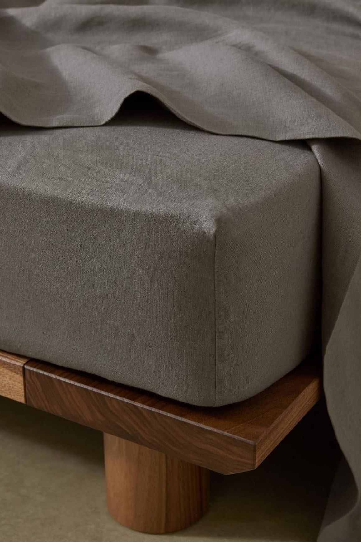 Ravello Linen Flat Sheet - Charcoal | Weave Home Bed Linen