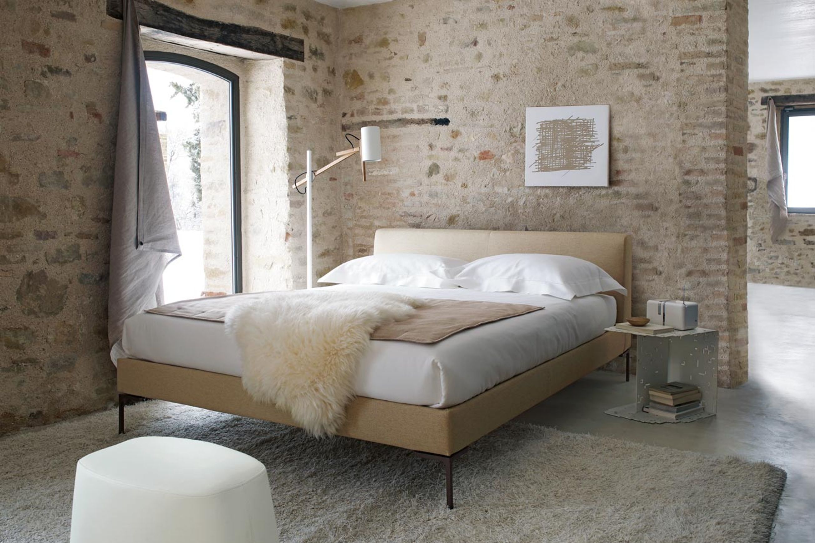 Charles | Bed