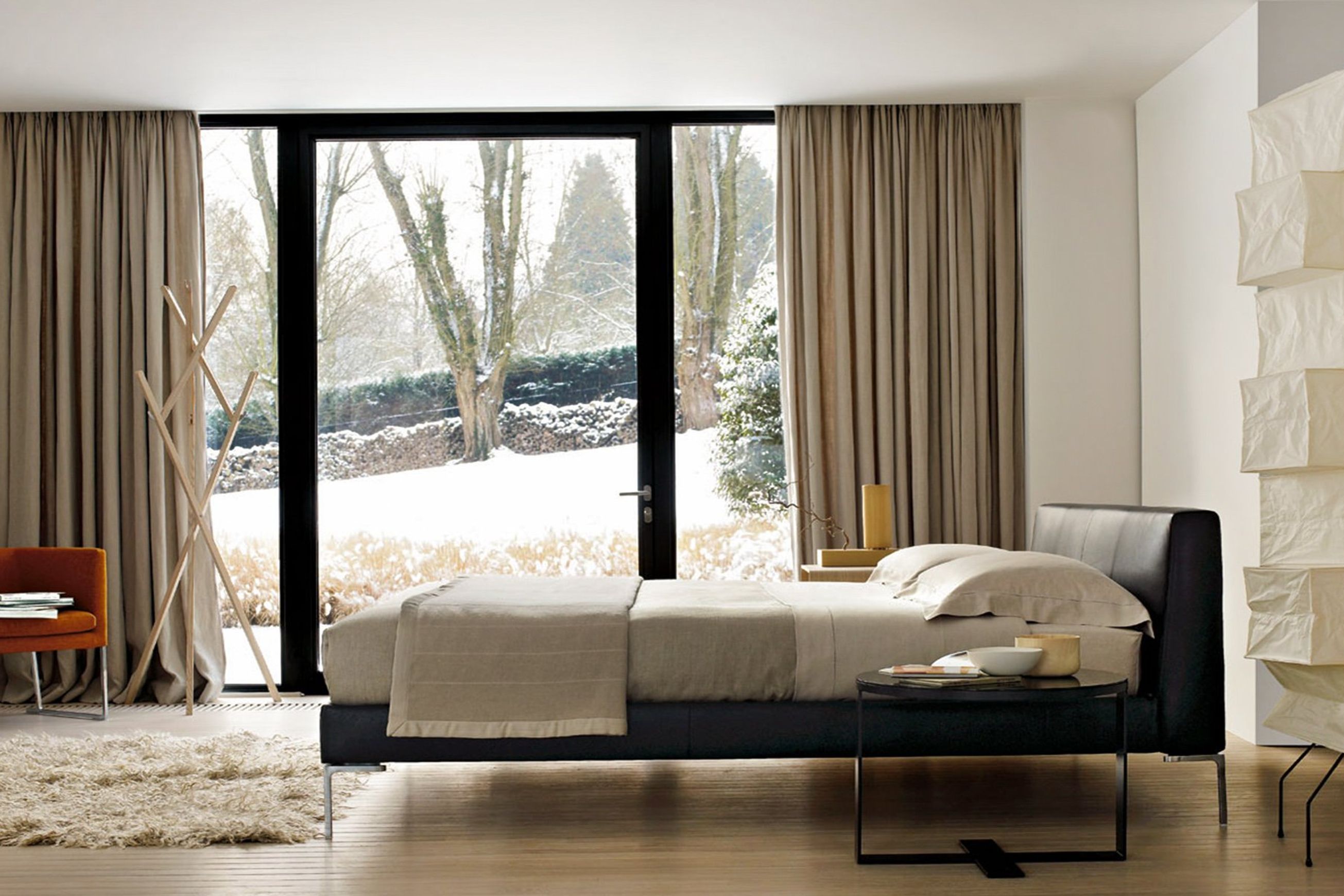 Charles | Bed