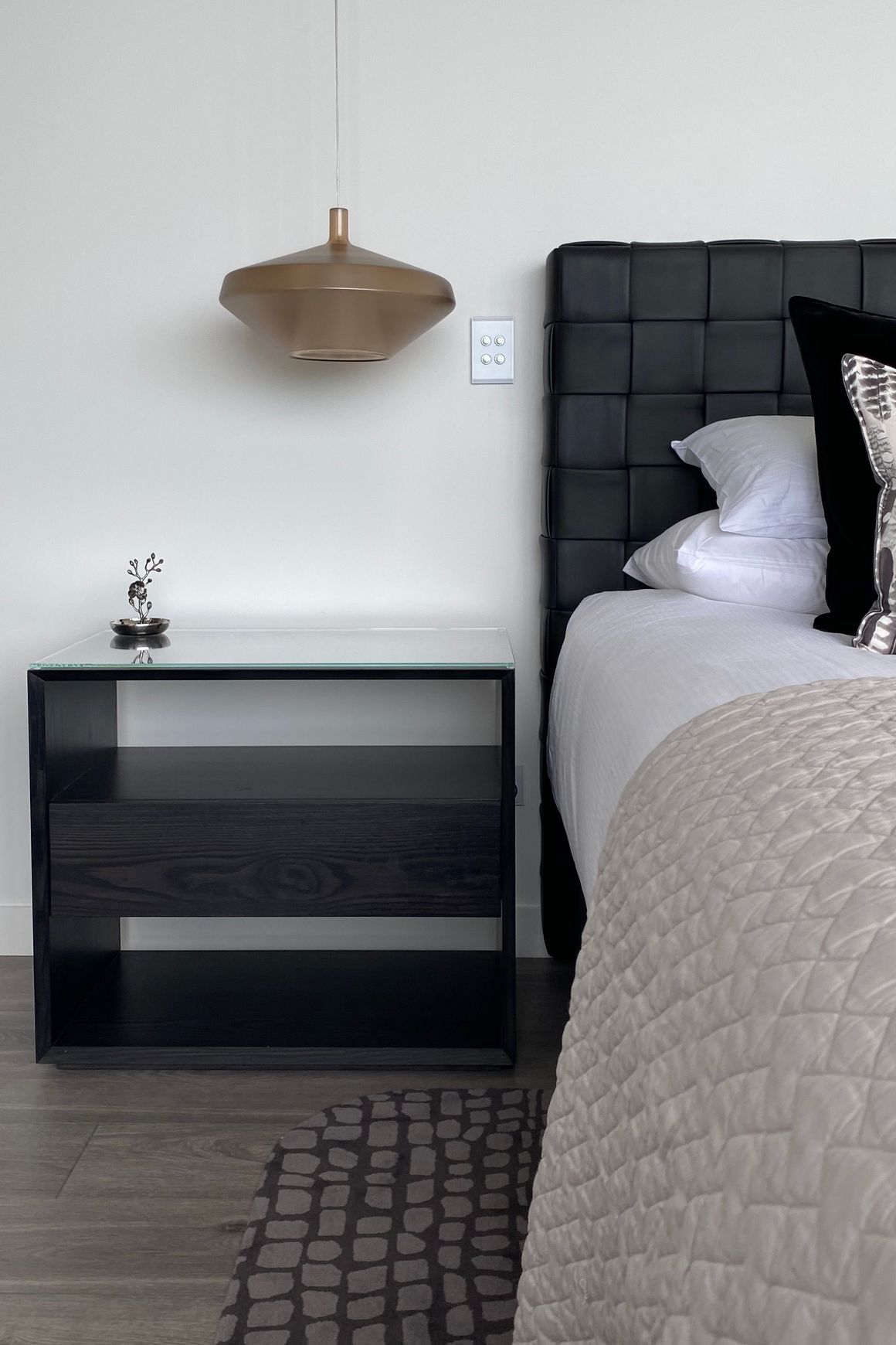Zurich Bedside