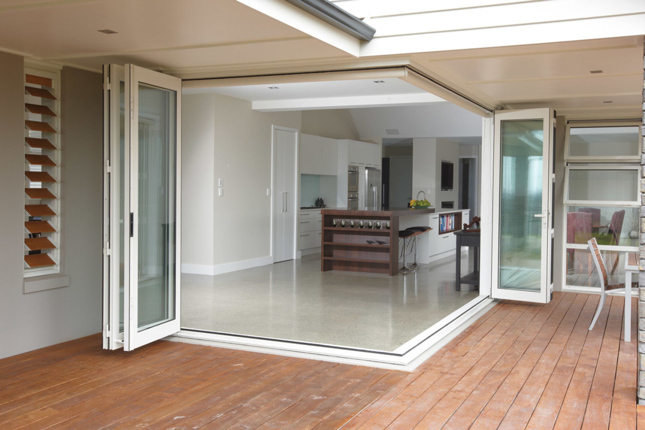 Corner Bifold Foldback® Doors