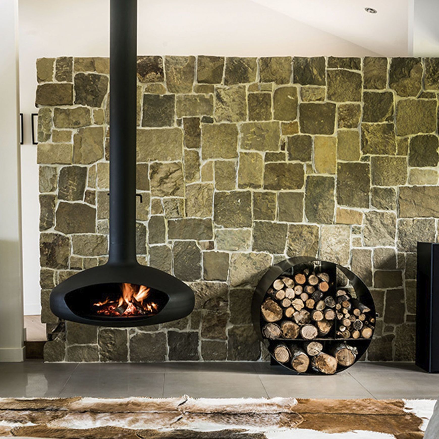 Aurora Hearth Suspended Fireplace