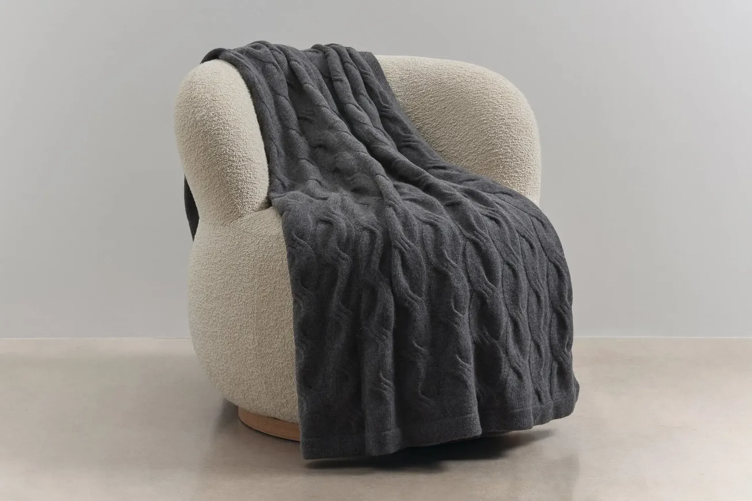 Chunky Cable Italian Cashmere Throws
