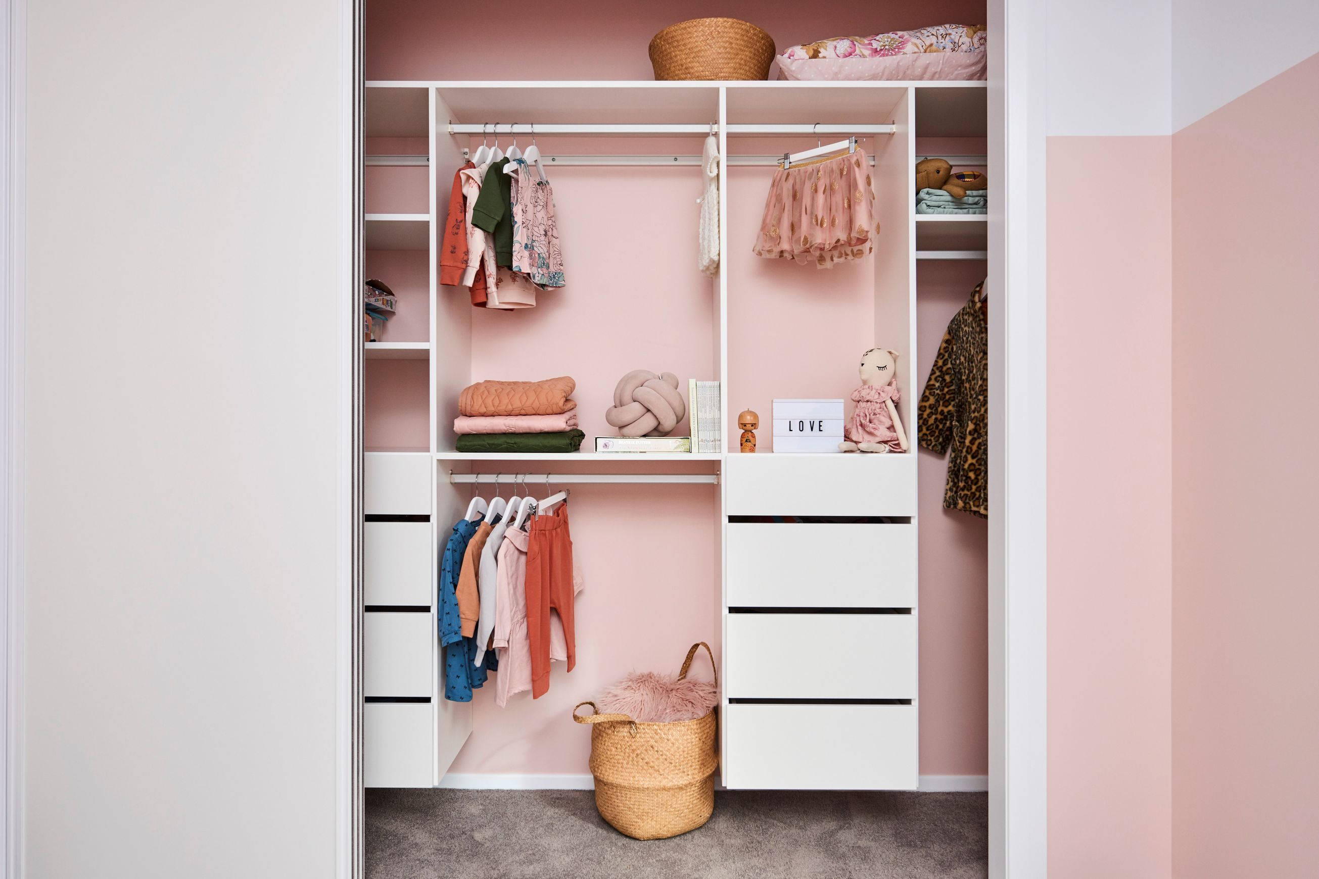 Custom Built In Wardrobe Systems