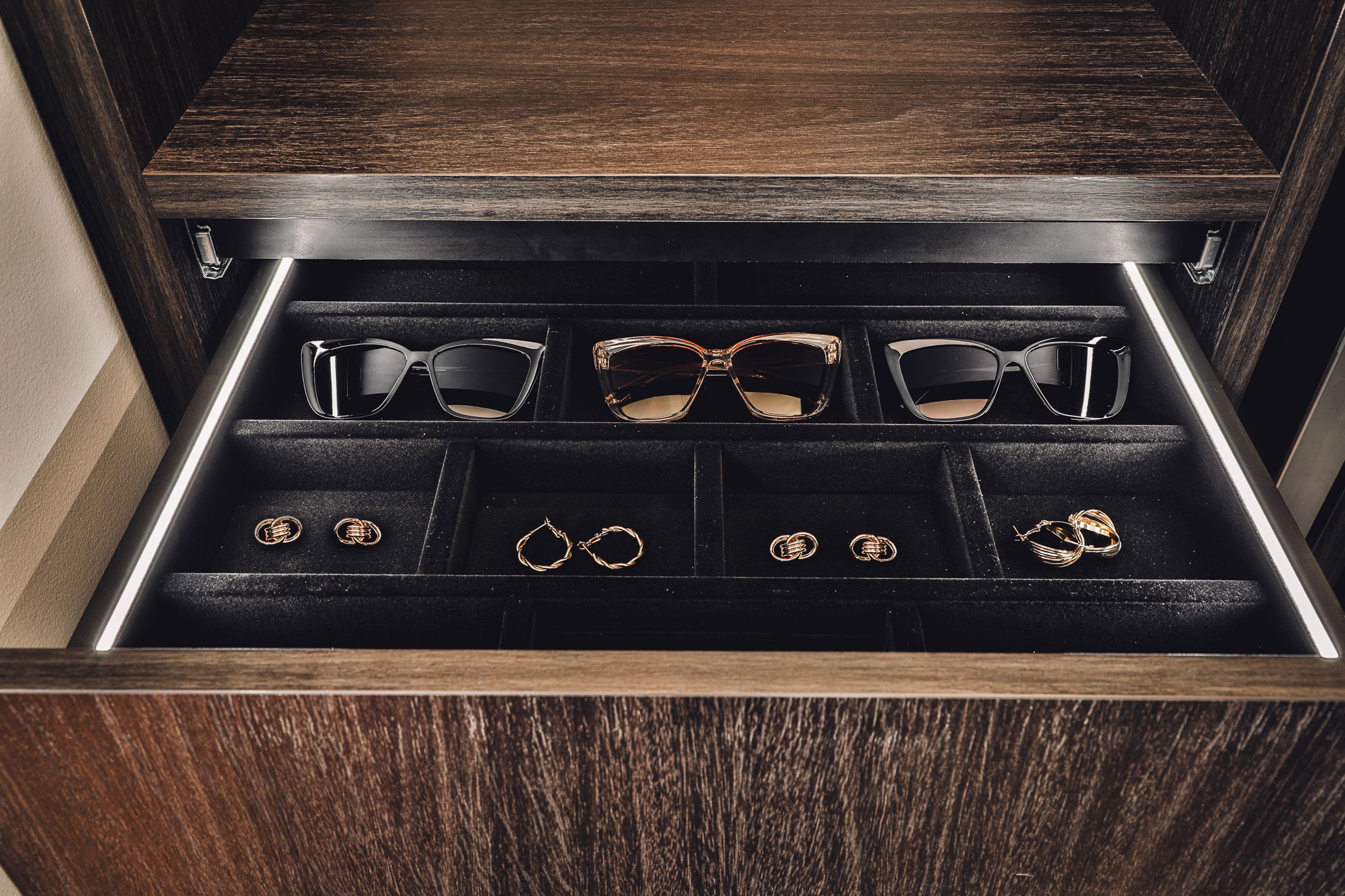 Custom Built In Wardrobe Systems