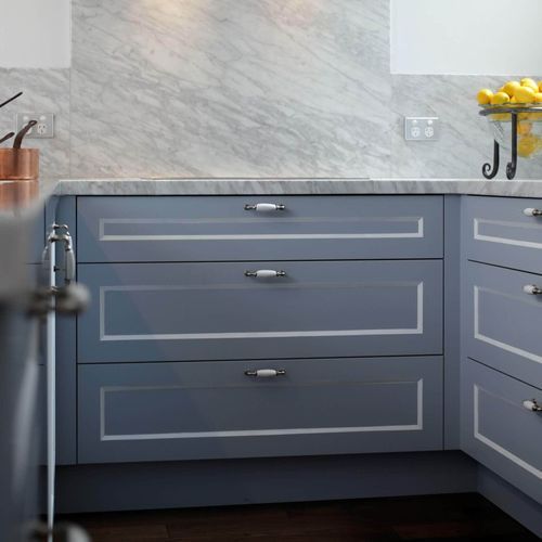 Manor | Traditional Cabinet Handles & Knobs