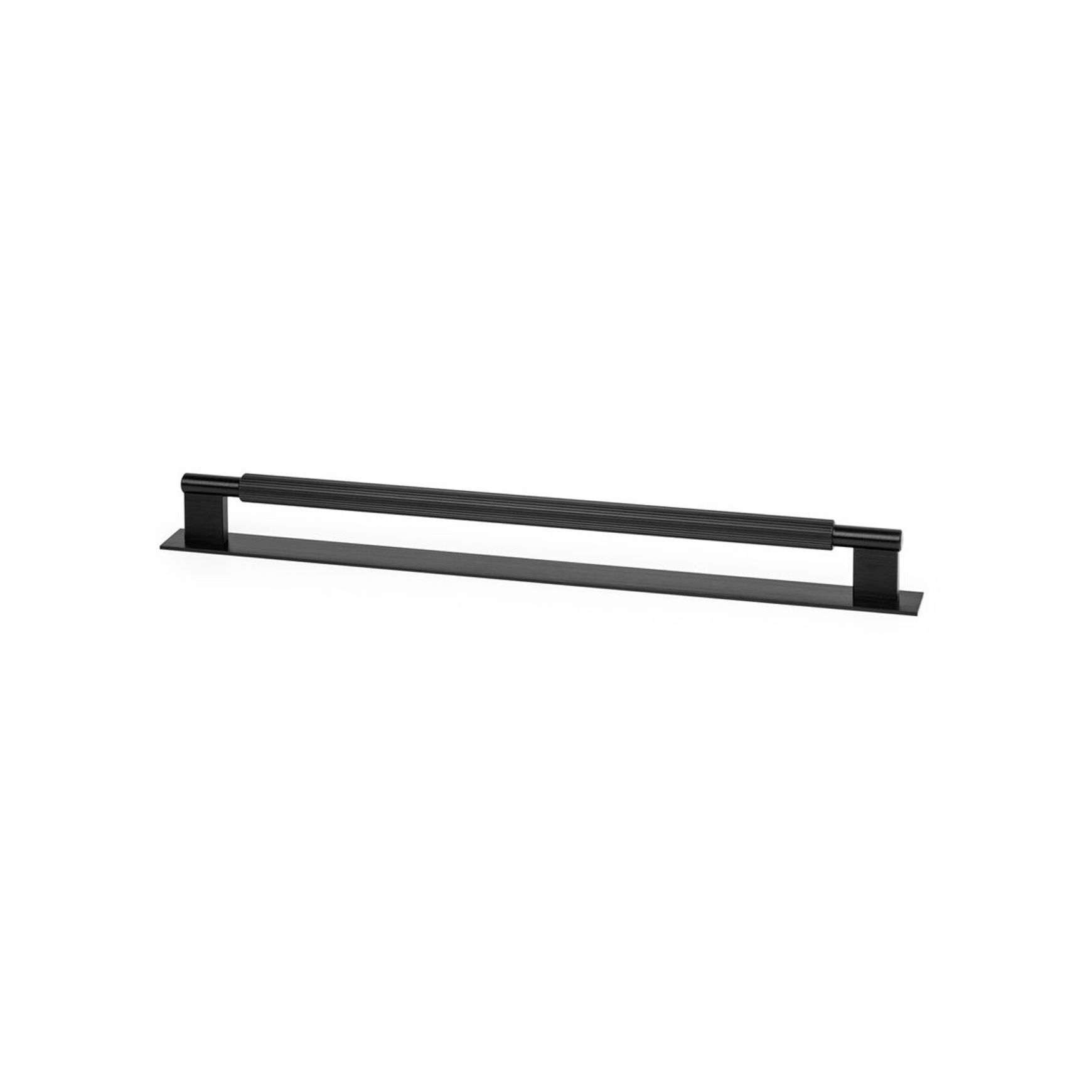 Momo Arpa Cabinet D Handle and Backplate