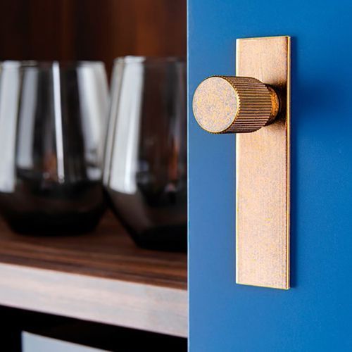 Momo Arpa Round Cabinet Knob And Backplate