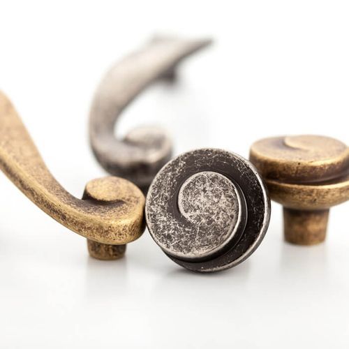 Plume | Traditional Cabinet Handles & Knobs