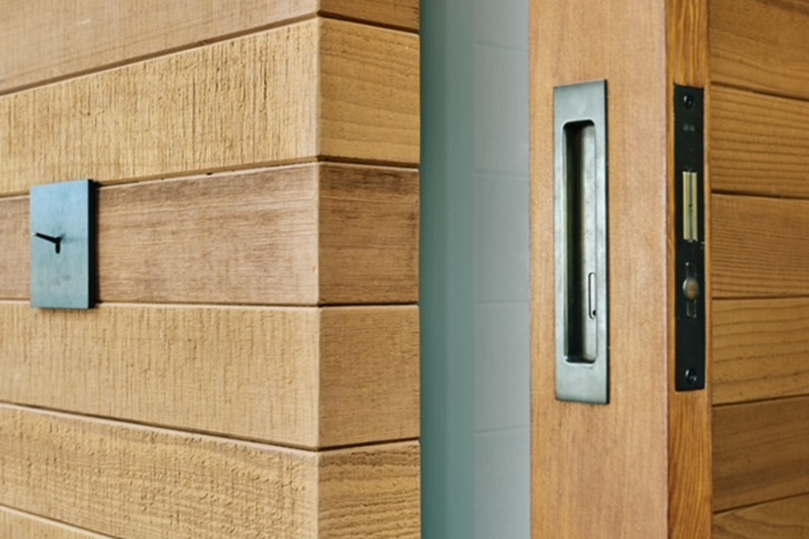 HB690 170mm Sliding Door Privacy Lock – 55mm Backset