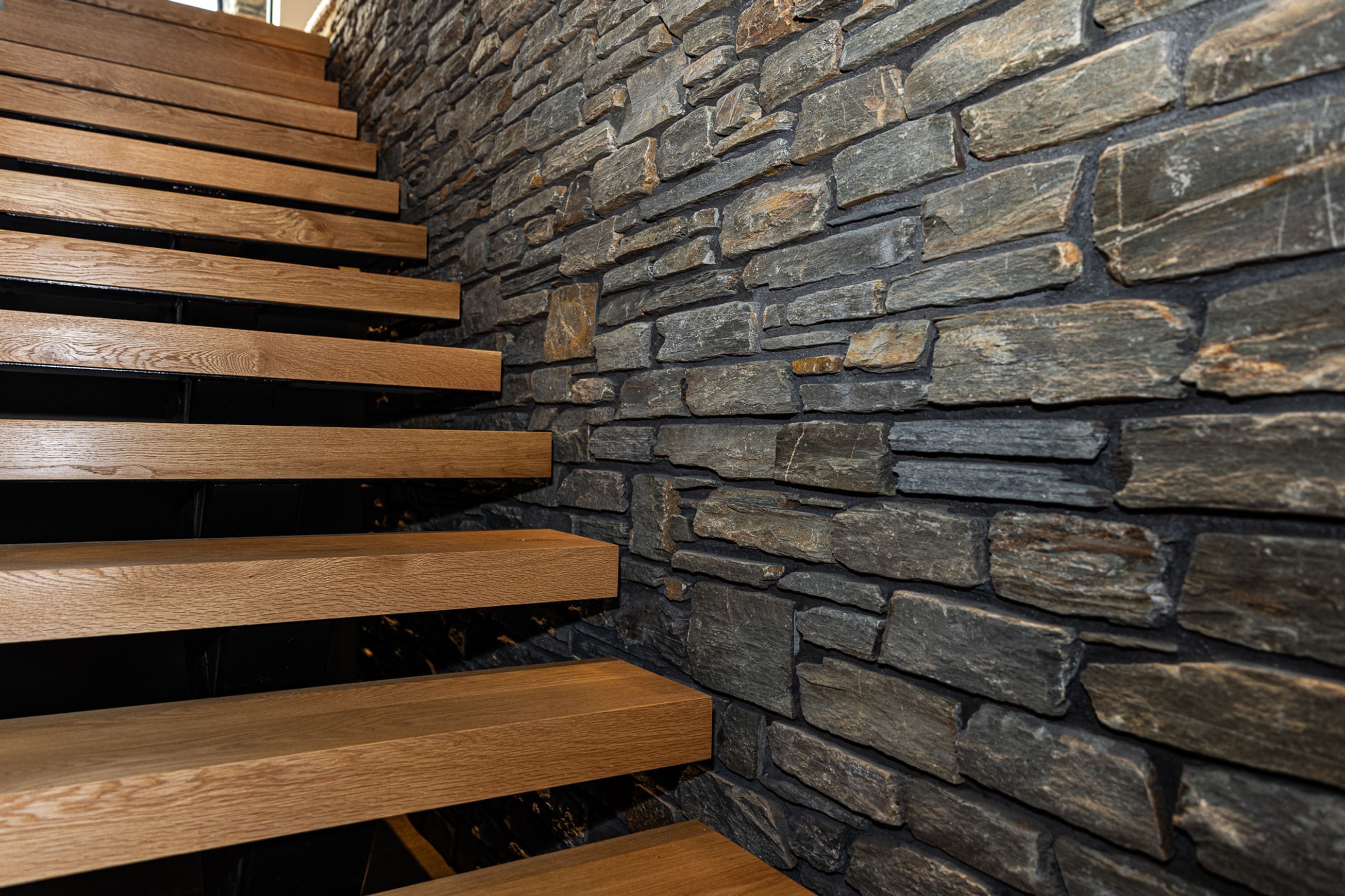 Cluden Grey Stone