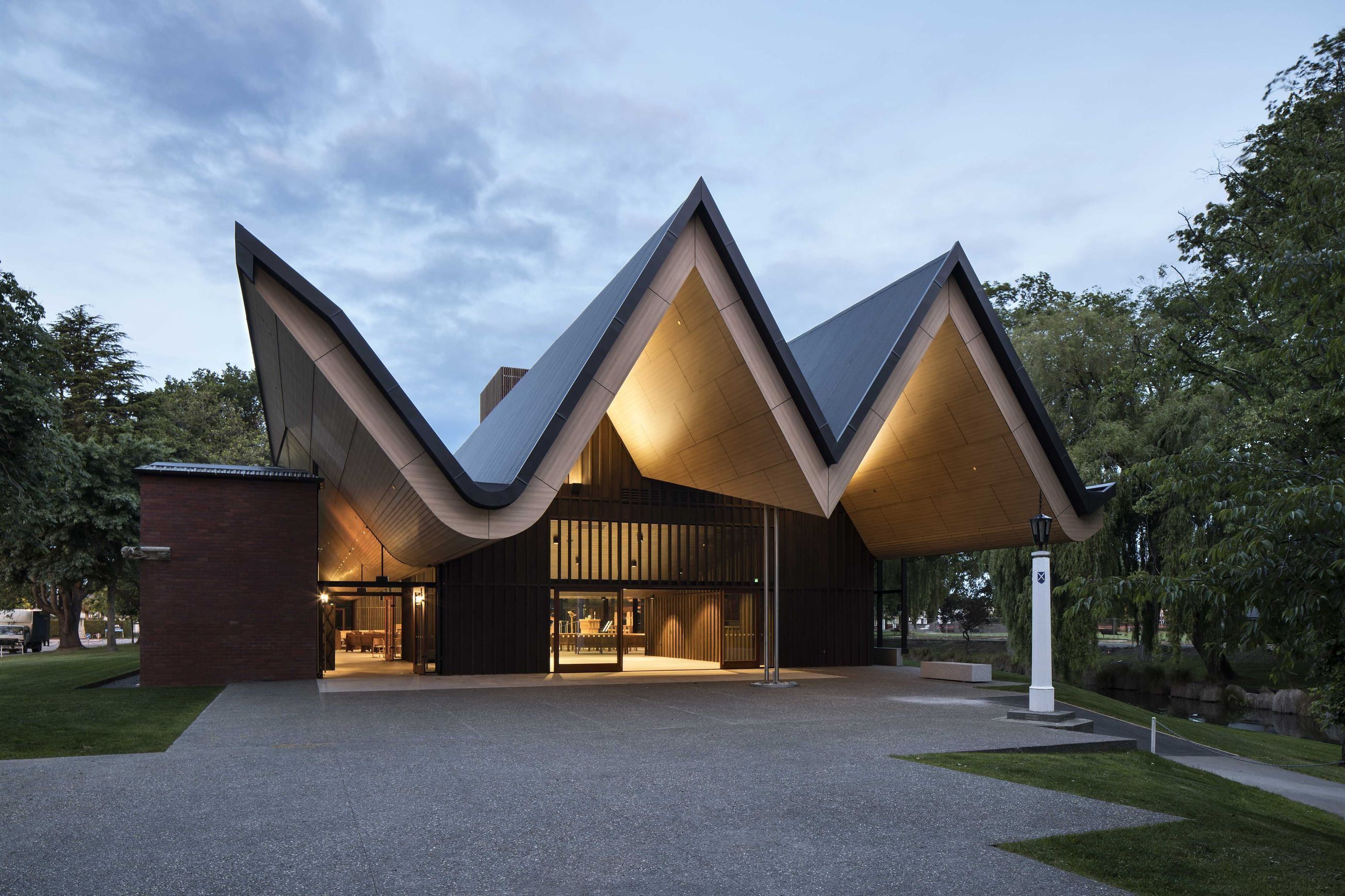 Profix PXF - TRESPA® METEON® Facade Support System