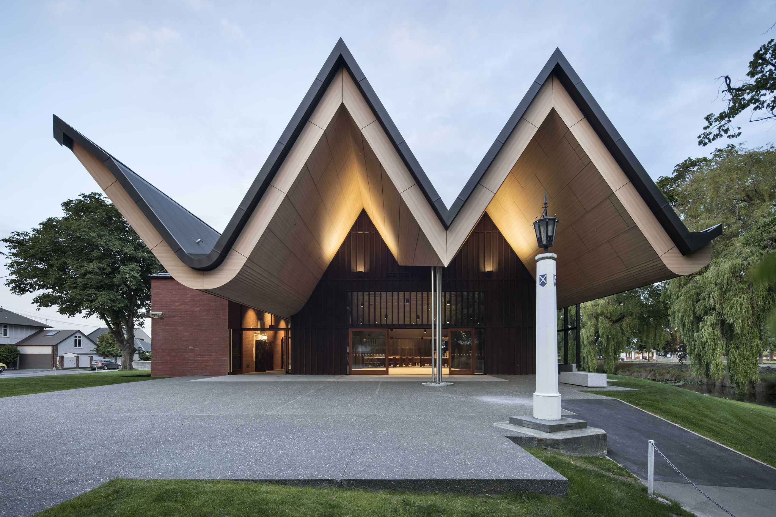 Profix PXF - TRESPA® METEON® Facade Support System