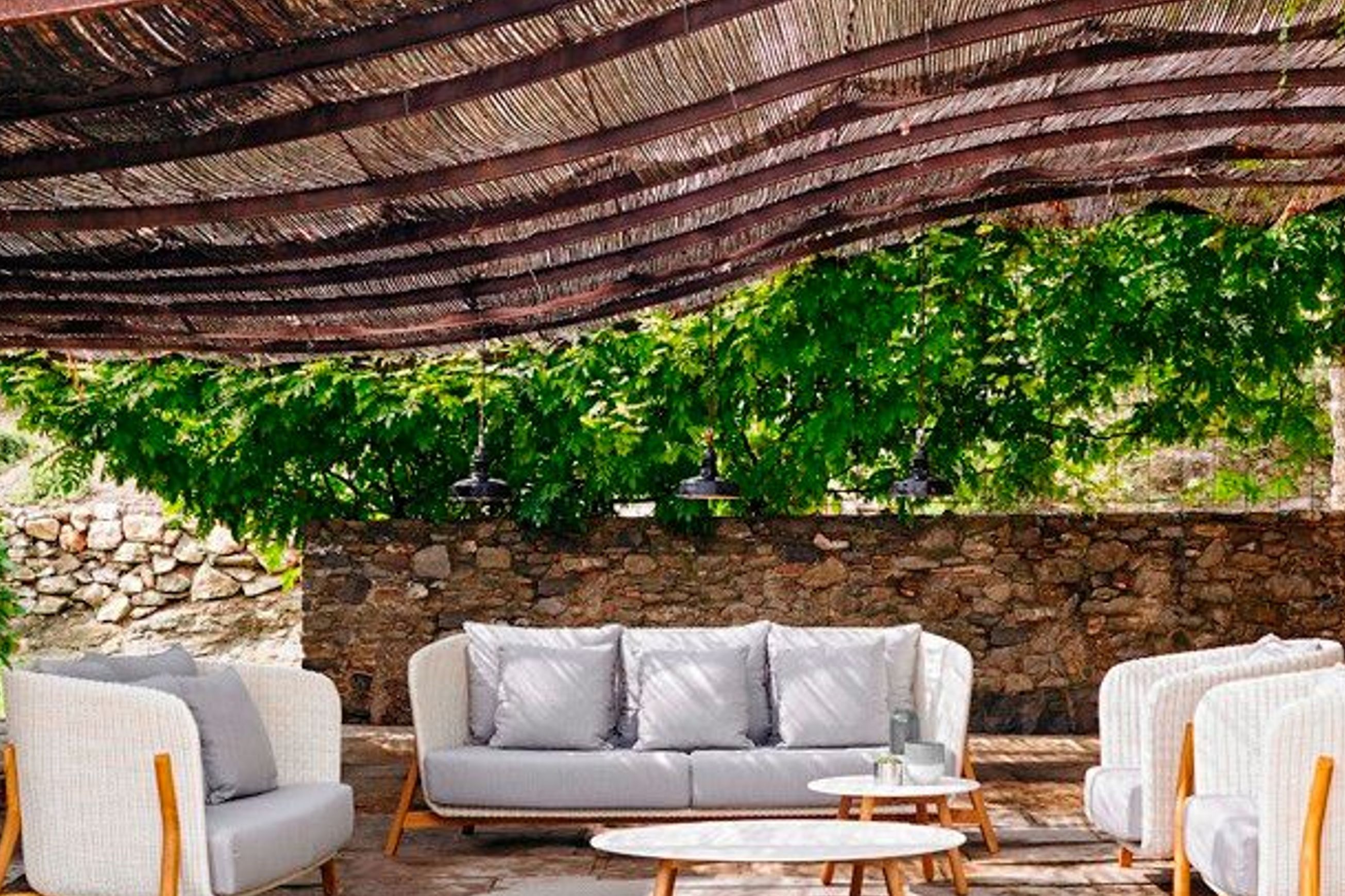Round Outdoor Coffee Table by Point