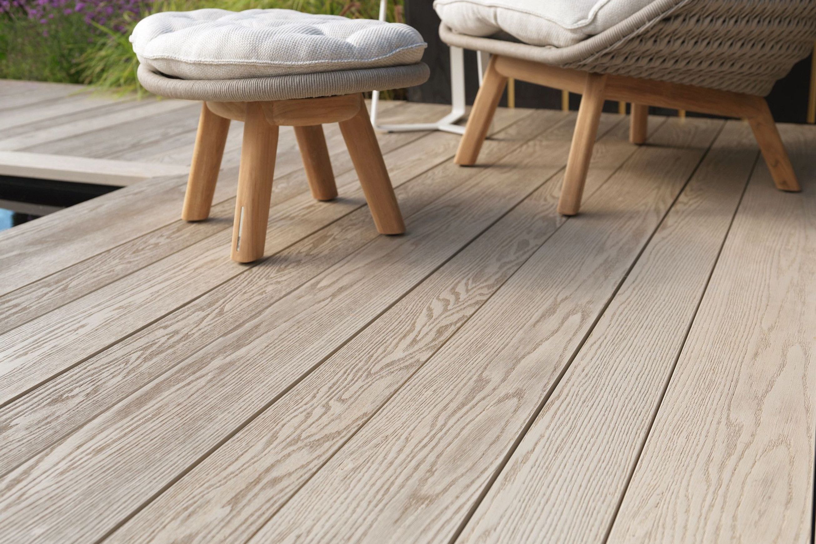Millboard Limed Oak | Enhanced Grain Decking