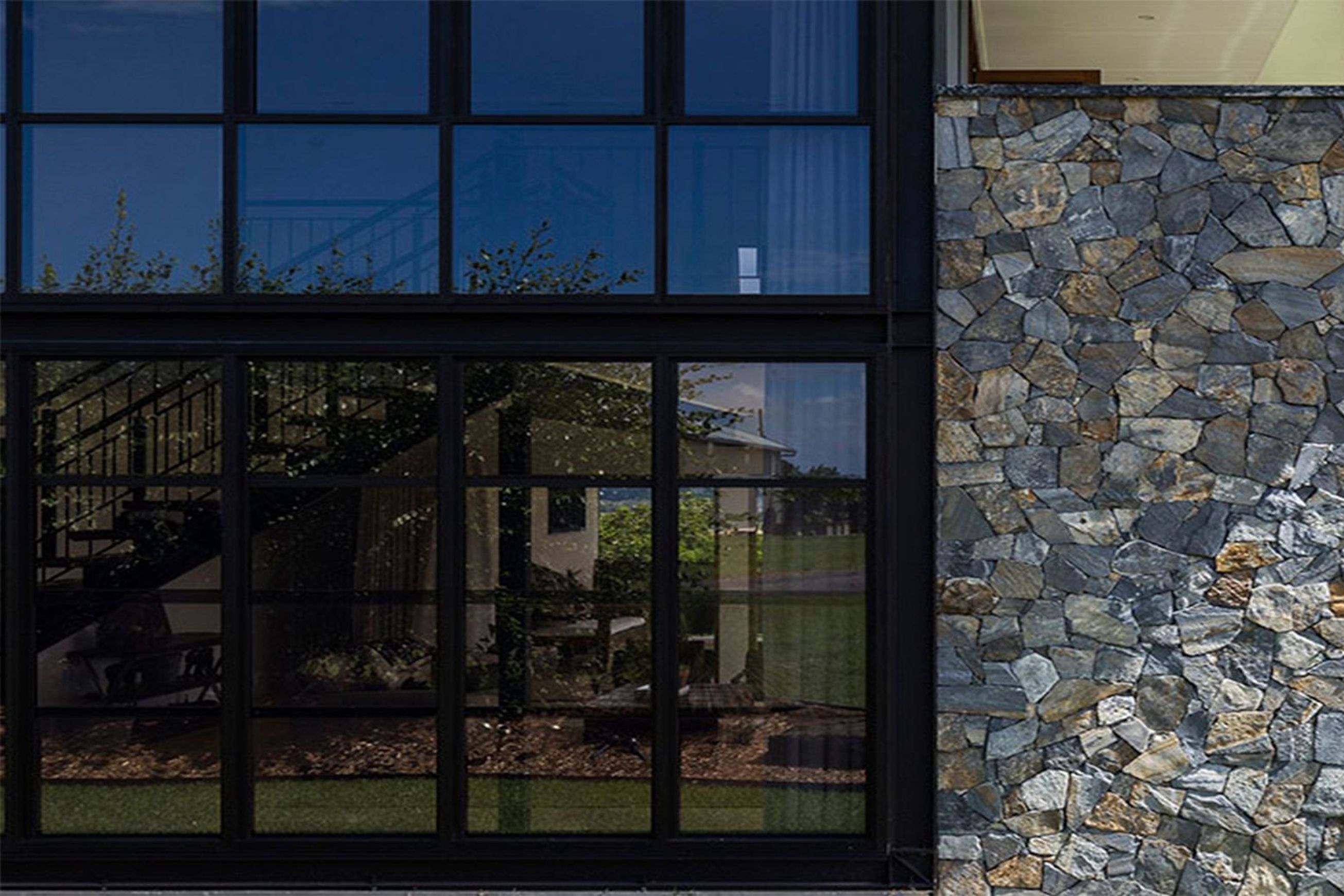 Elevate | Series 600 | Wide Offset 150mm Framing