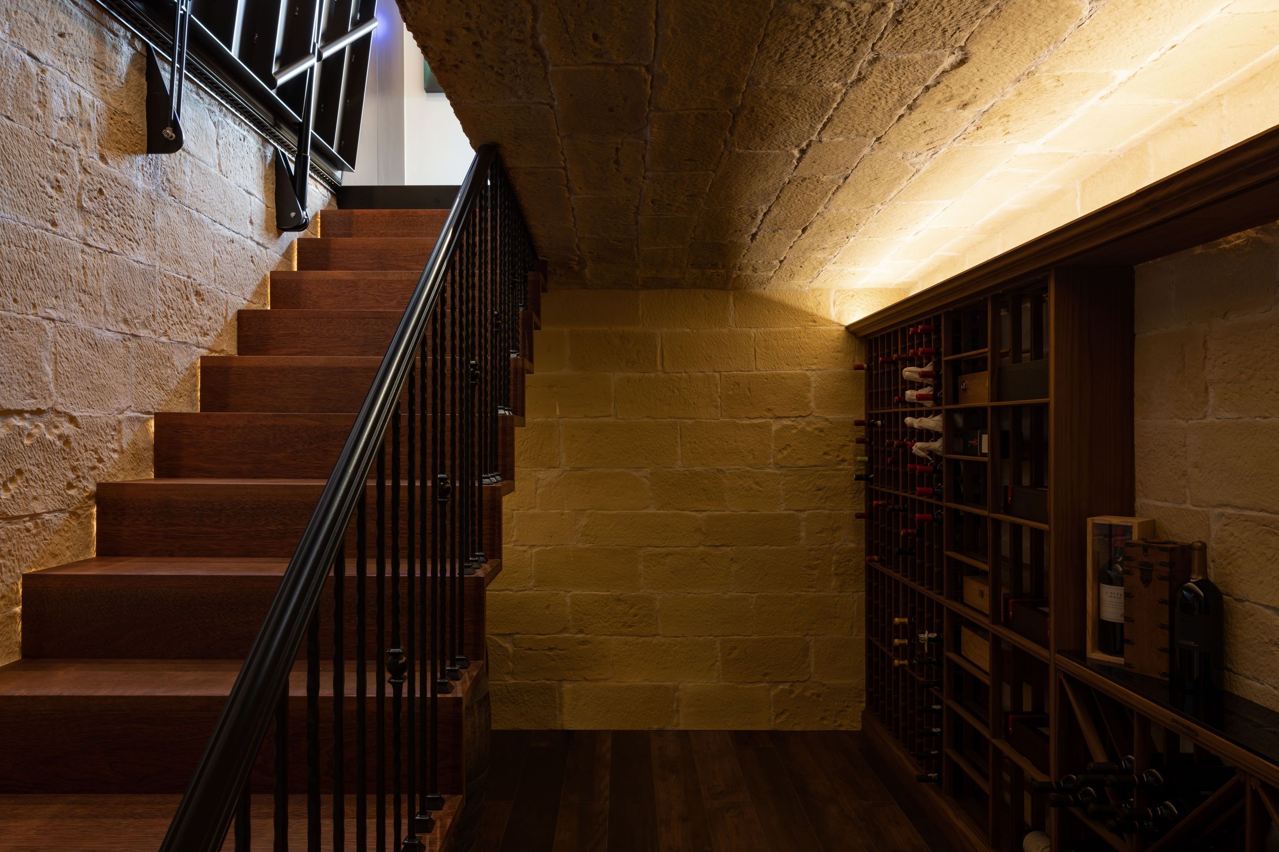 Chipped Stone Wall Panels by Muros - Stone Wall Ceiling