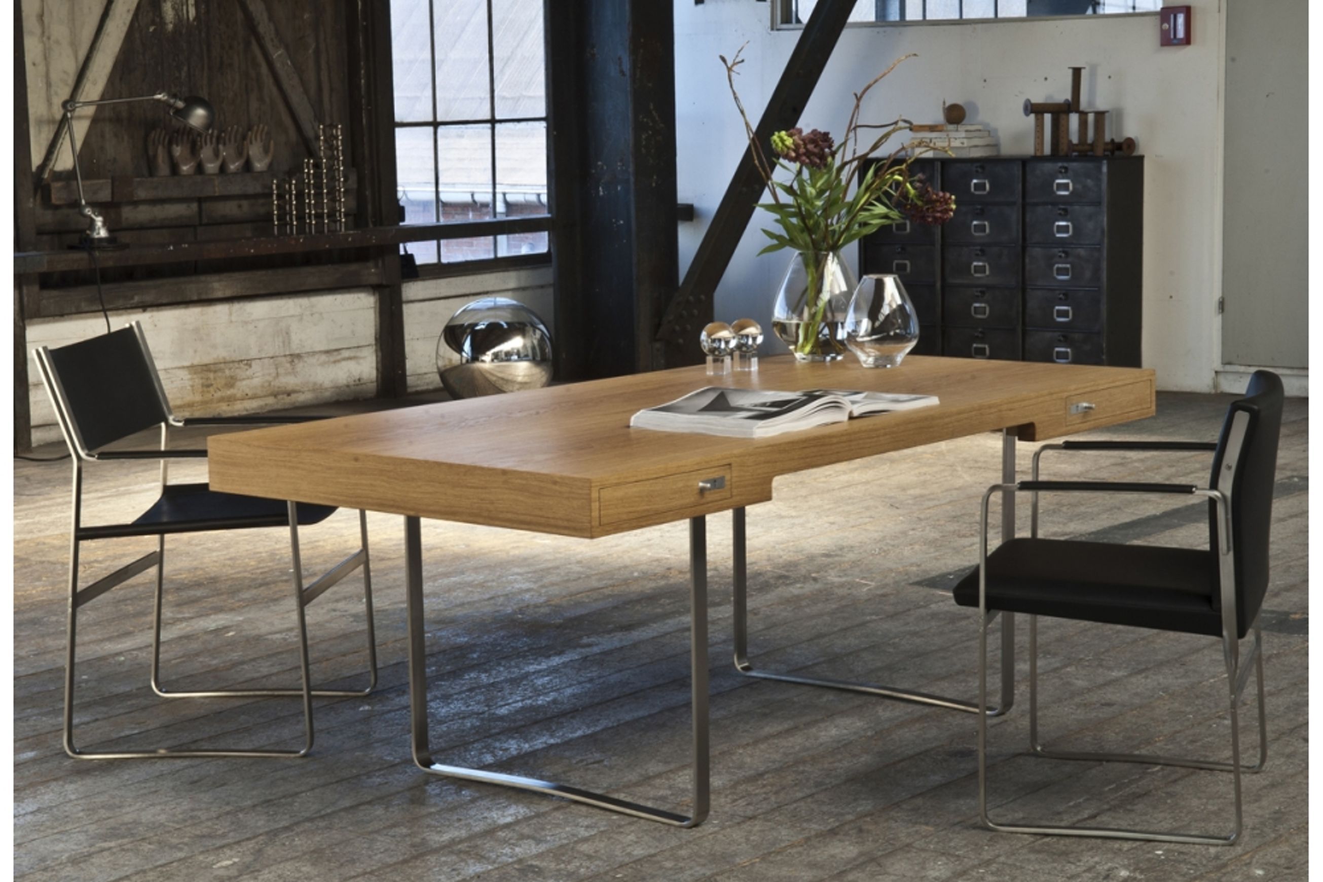 CH110 Desk with drawers by Carl Hansen & Søn