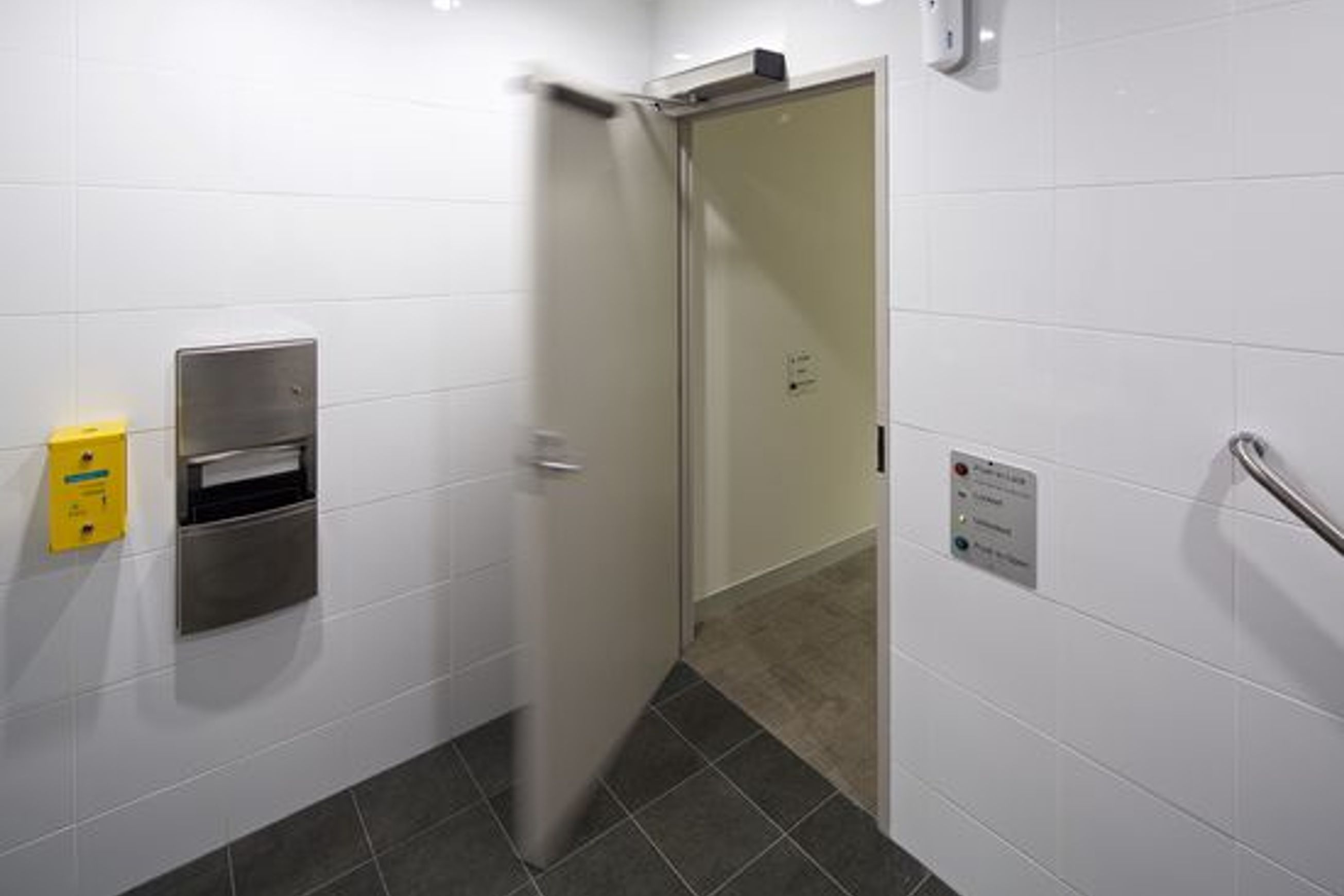 Record DFA127 Automatic Swing Door Operator 