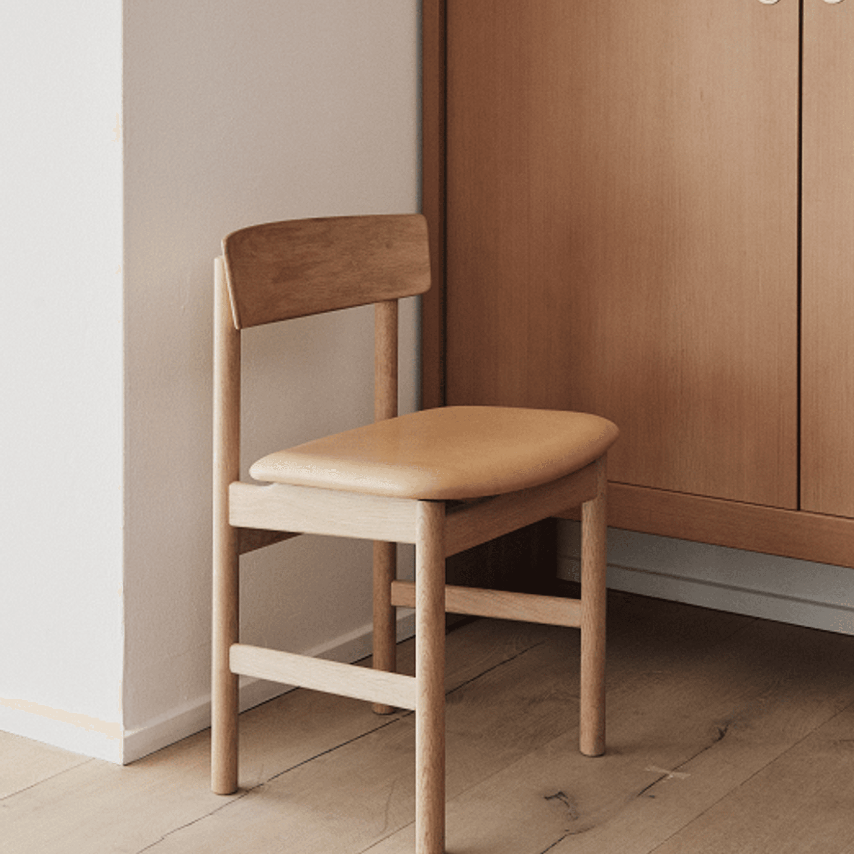 Mogensen 3236 Chair Soaped Oak by Fredericia