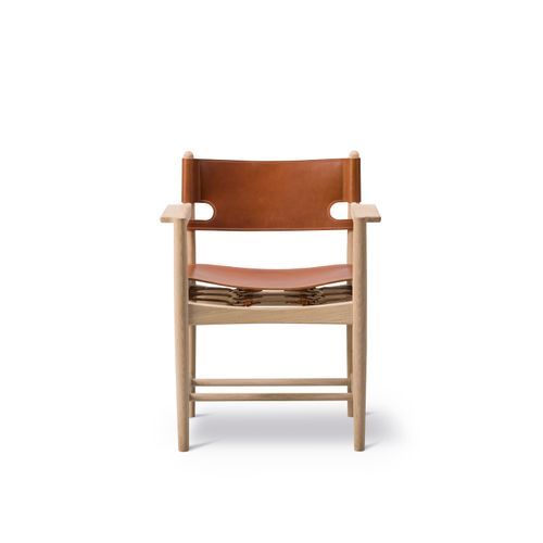 The Spanish Dining Chair with Arms by Fredericia