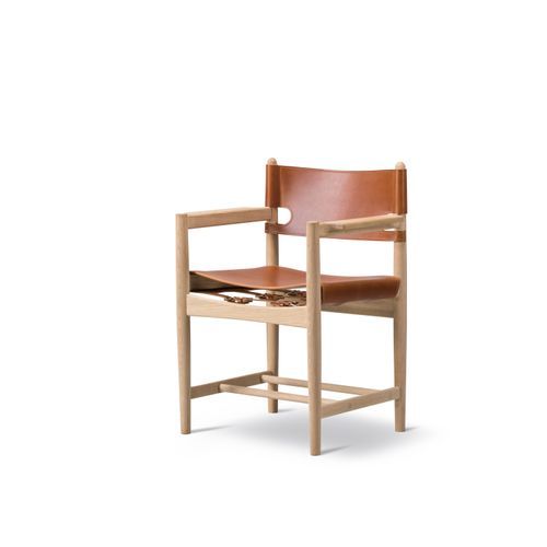 The Spanish Dining Chair with Arms by Fredericia