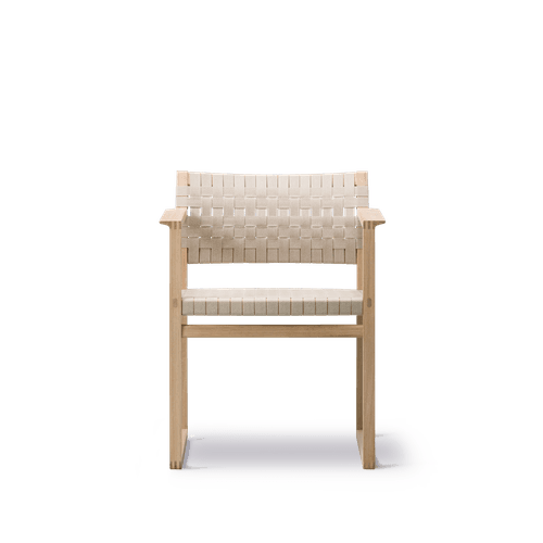 BM62 Armchair Linen Webbing by Fredericia