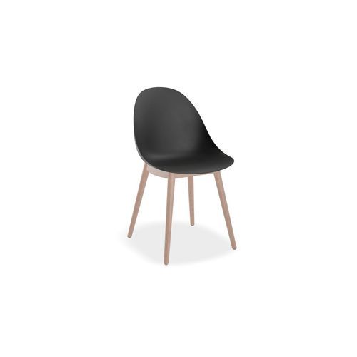 Pebble Chair Black with Shell Seat - Natural Beechwood Base