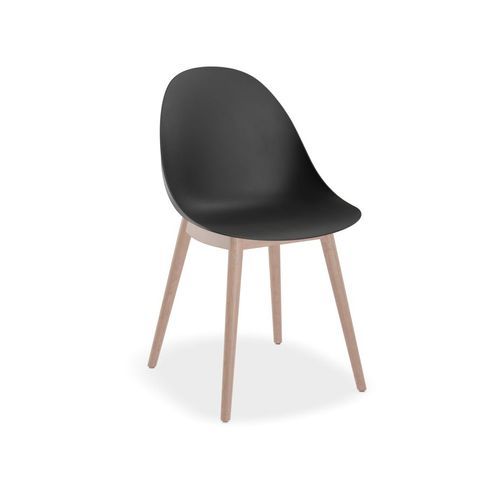 Pebble Chair Black with Shell Seat - Natural Beechwood Base