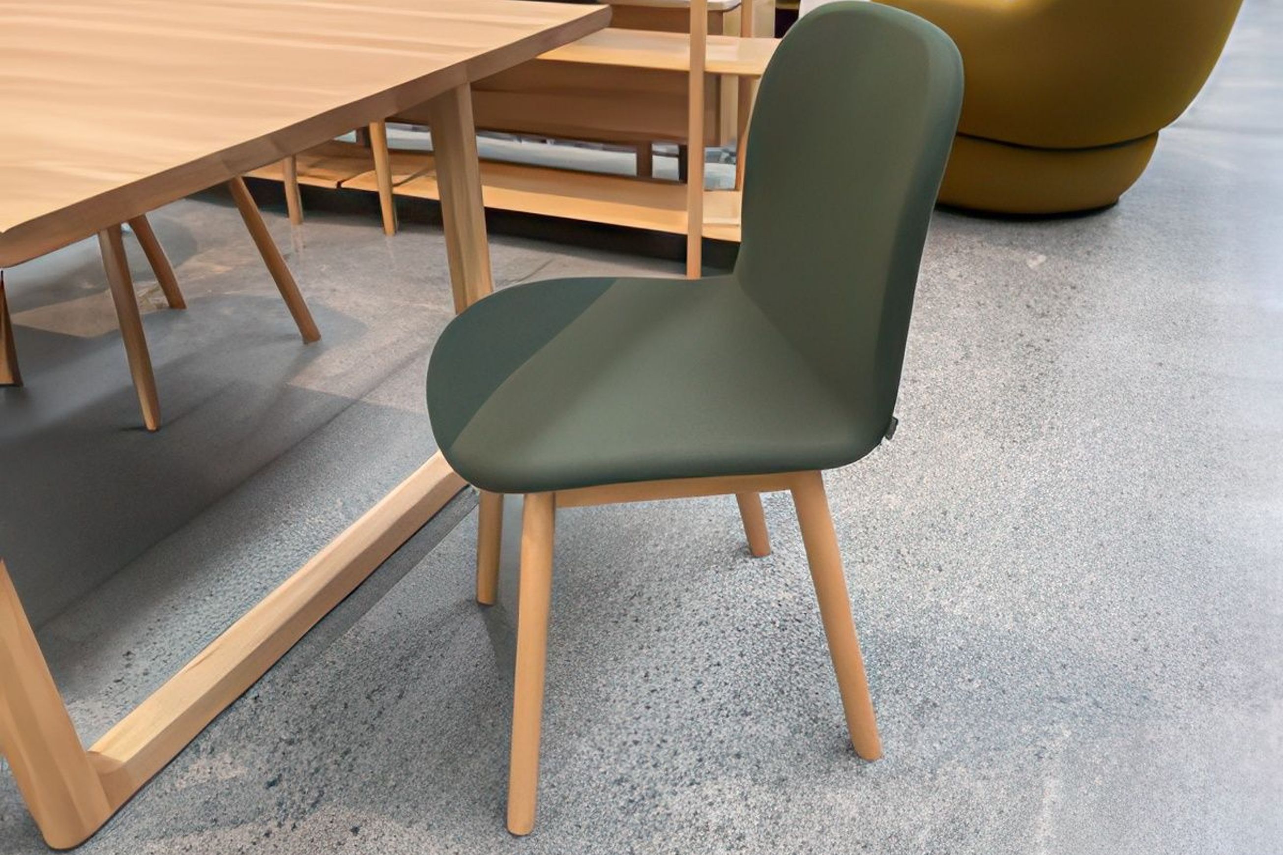 Com 2 Dining Chair