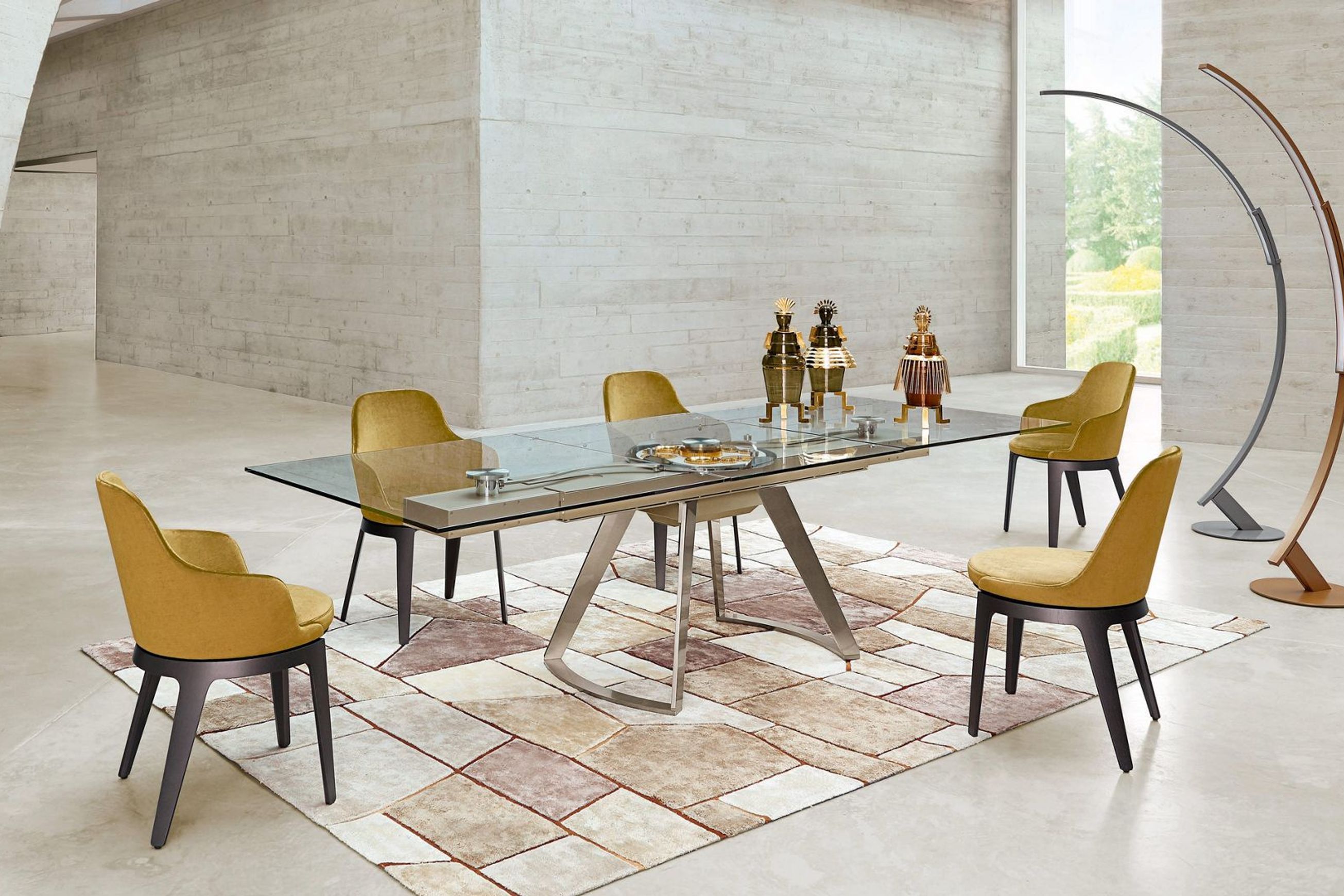Tournicotti Fixed Dining Armchair - Wooden Base