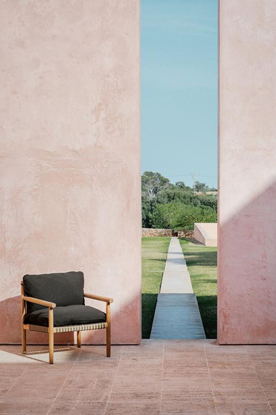 Tibbo armchair by Dedon