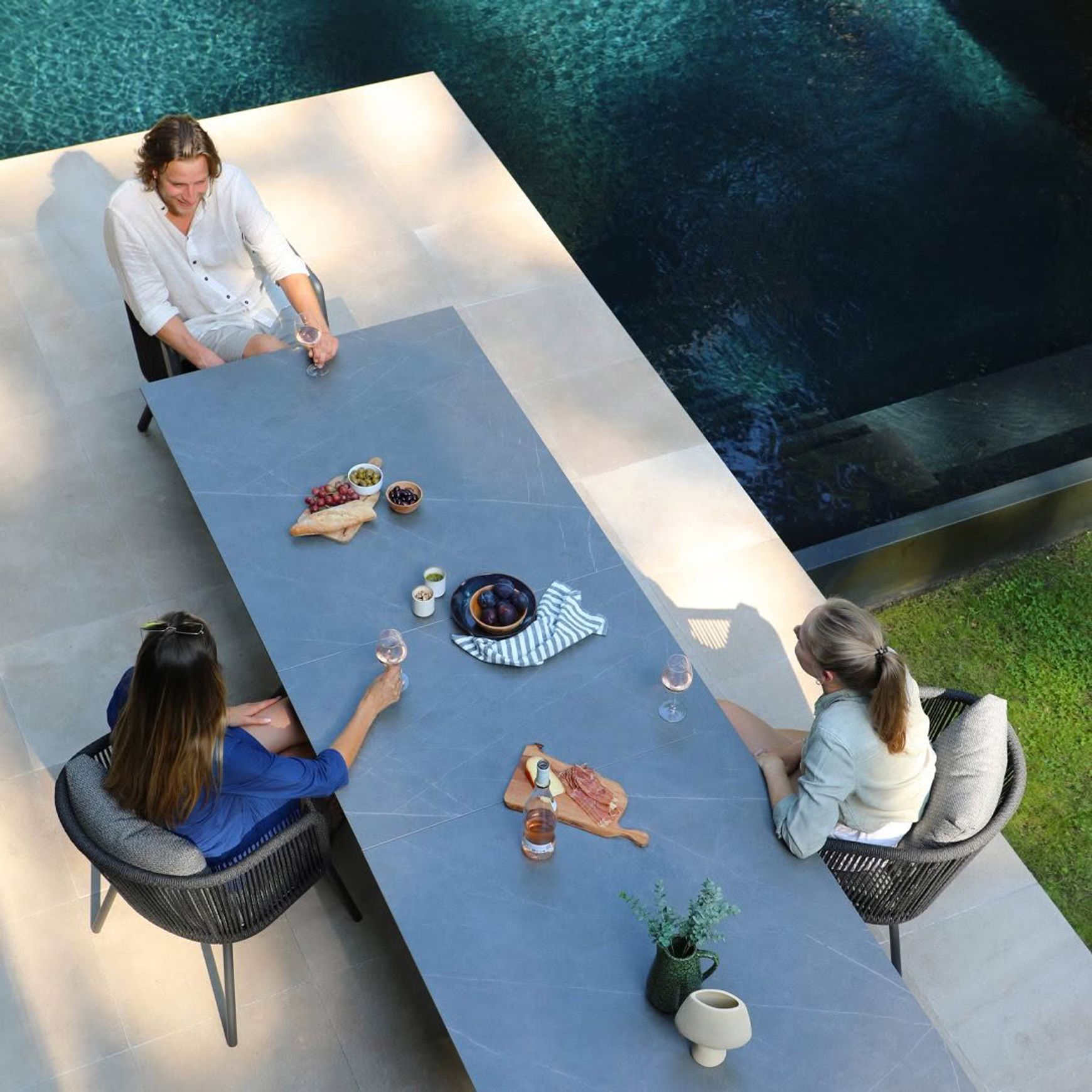 Albatros Dining Table - Mocha