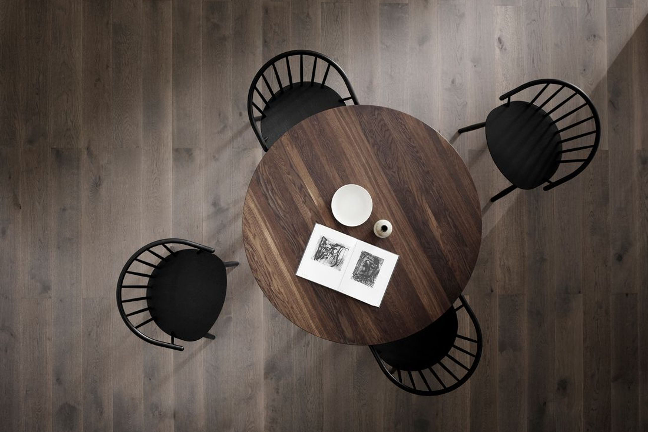 Taro Dining Table Ø120 by Fredericia